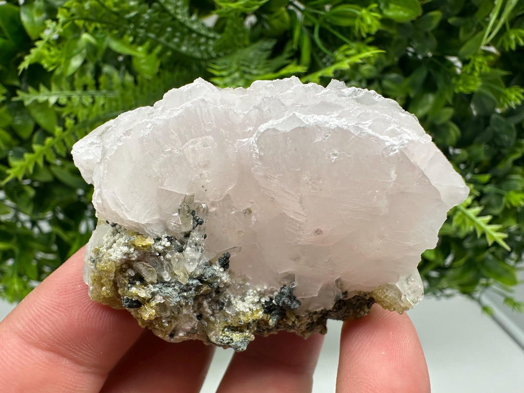 Mangano Calcite Crystal: Borieva Mine, Bulgaria - Home Decor Stone