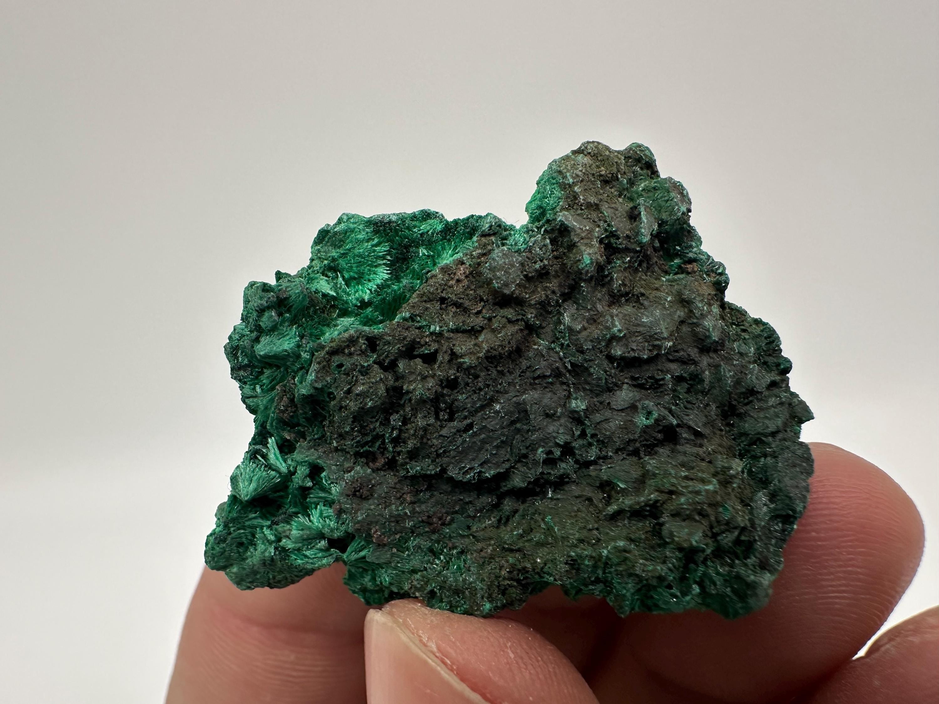 Green Polished Malachite Crystal from Congo (4.5/4cm)