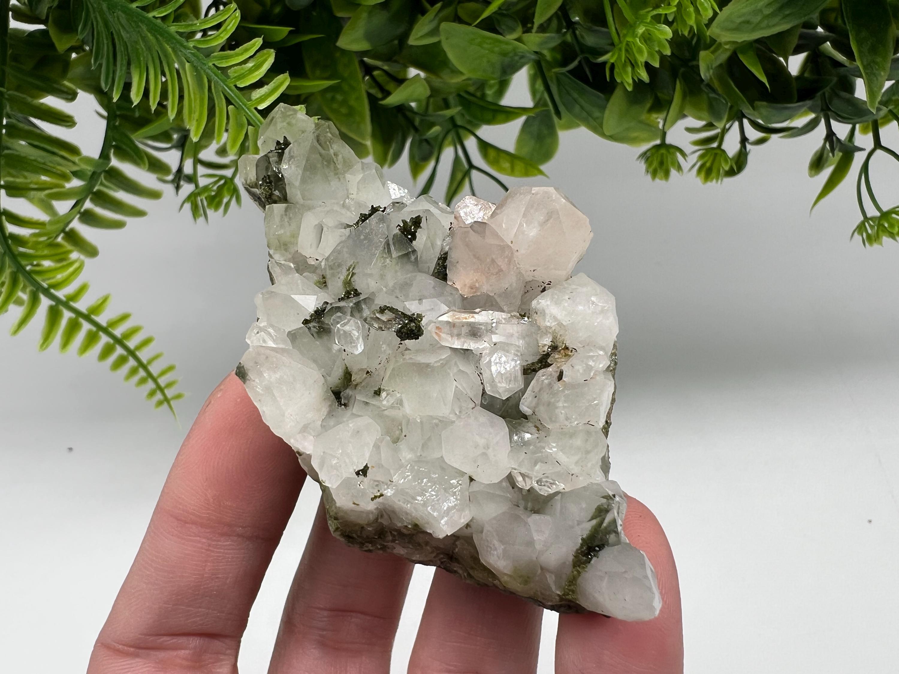 Stunning,Epidote with Quartz from Hakkari Turkey,Rainbow EPIDOTE,Mineral,Collection,Collection’s,GIFT,Epidote Crystal,Epidote from Turkey