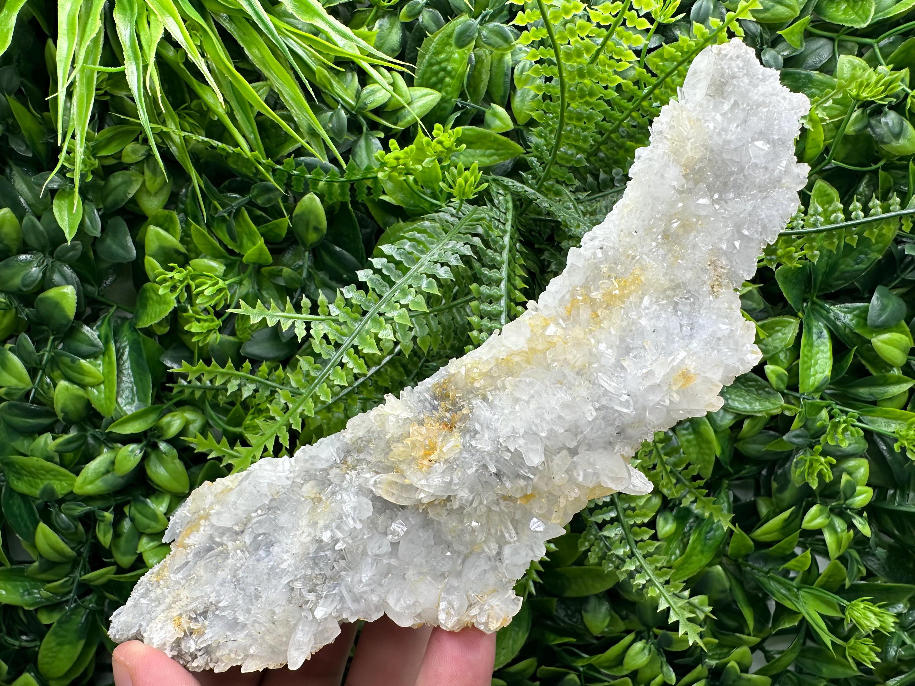 Quartz with Limonite: Natural Crystal Home Decor (22/7.5/5.5cm)