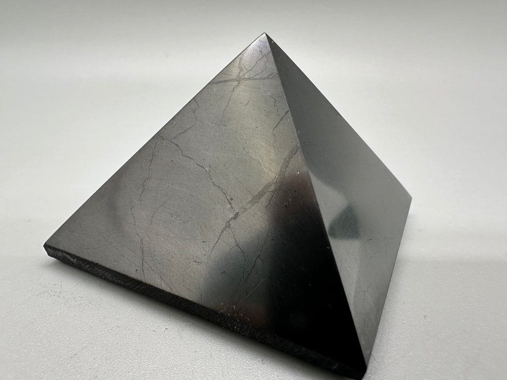 Shungite Crystal Pyramid: EMF & 5G Protection, Healing Stone (5/5/4cm)