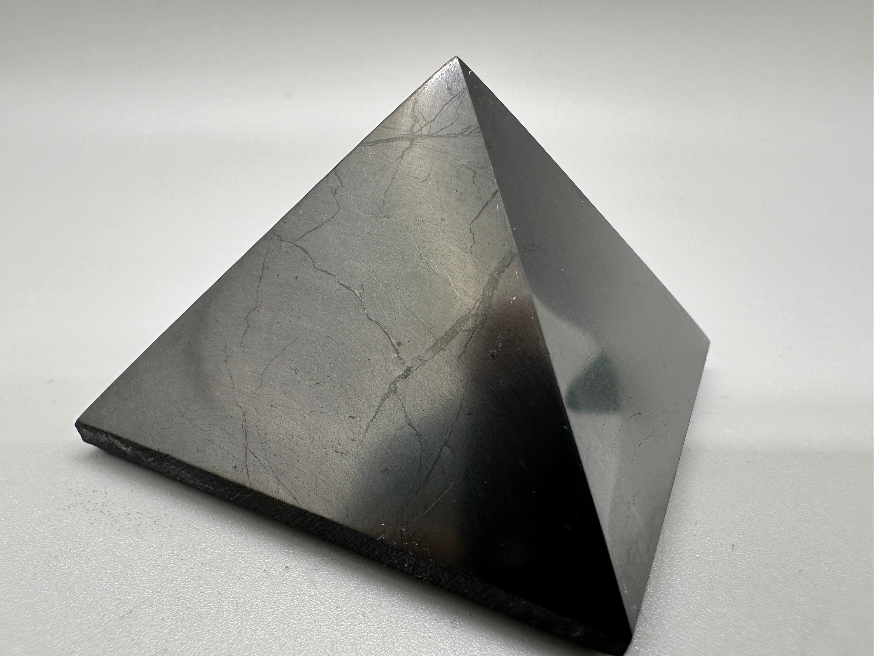 Shungite Crystal Pyramid: EMF & 5G Protection, Healing Stone (5/5/4cm)