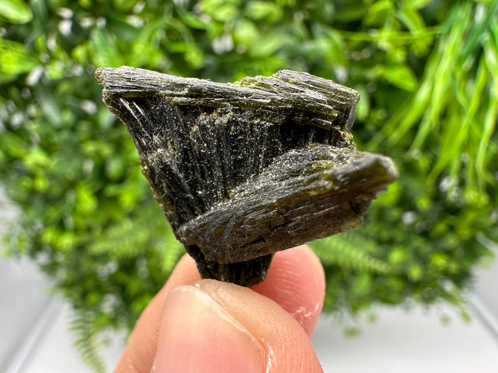 Rare Green Epidote whit Barite From Morocco,Epidote,Mini Collections Epidote,rare mineral Specimen,green epidote,Barite,crystal,Morocco min
