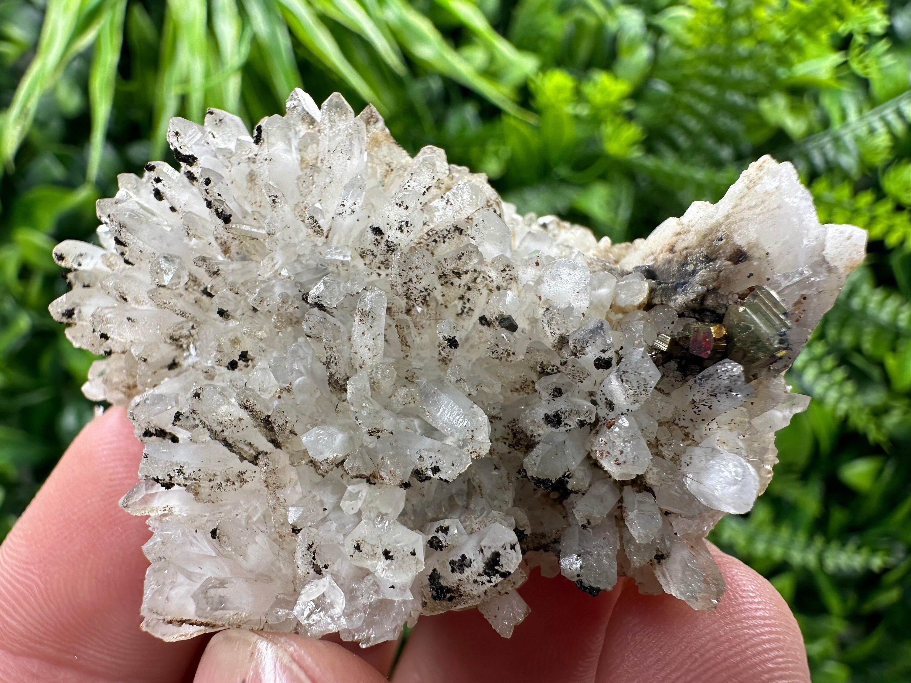 Quartz Crystal Cluster: Natural Minerals, Home Decor Stone