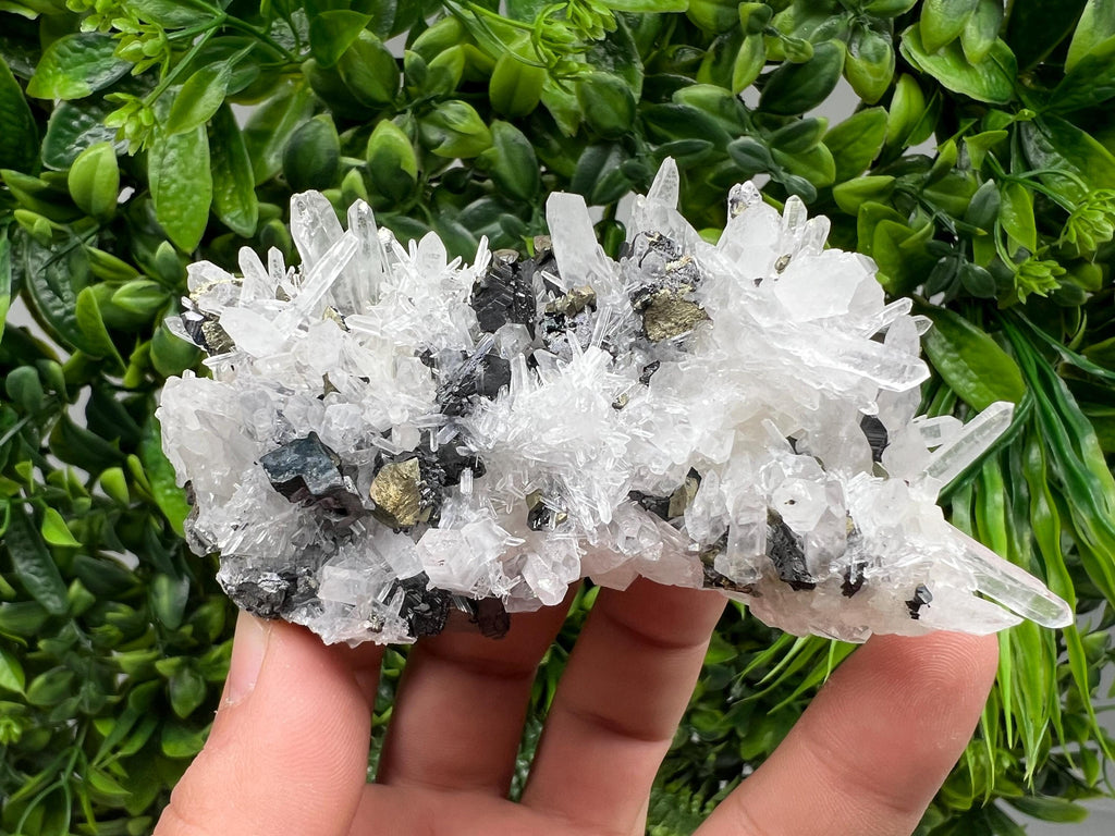 Wonderful Sphalerite Chalcopyrite on Green Quartz whit Hematite feom 9 th September mine,Bulgaria,natural,collection mineral specimen,gift