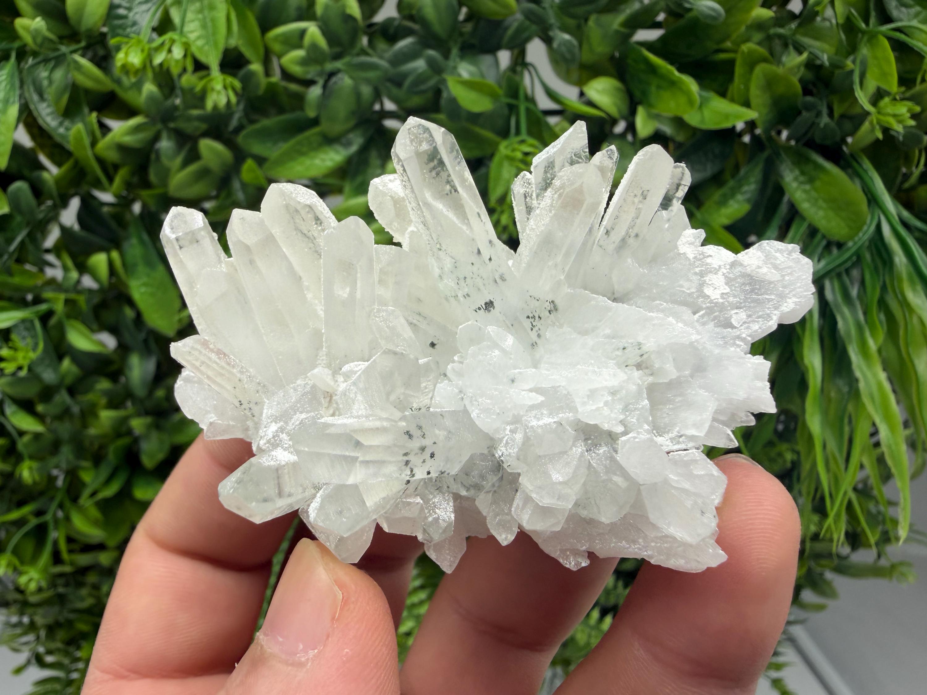 Wonderful Transparent Quartz whit Chlorite ,From 9th September mine,Madan,Bulgaria,Quartz,Quartz crystal,mineral specimen,collection quartz