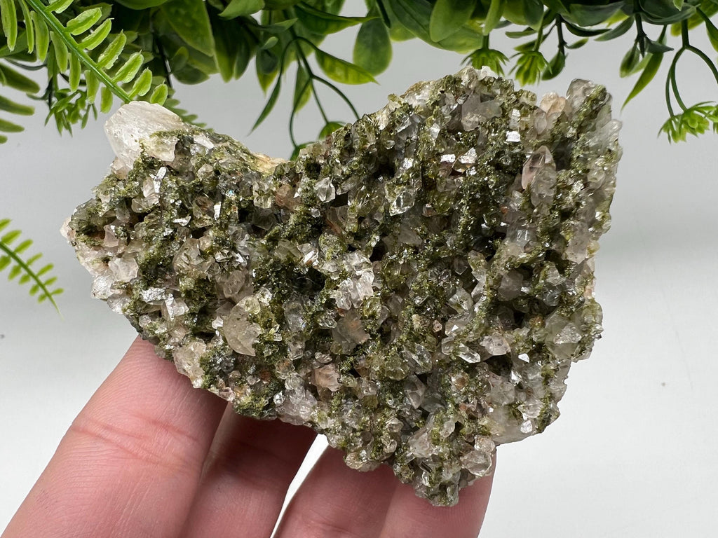 Stunning,Epidote with Quartz from Hakkari Turkey,Rainbow EPIDOTE,Mineral,Collection,Collection’s,GIFT,Epidote Crystal,Epidote from Turkey