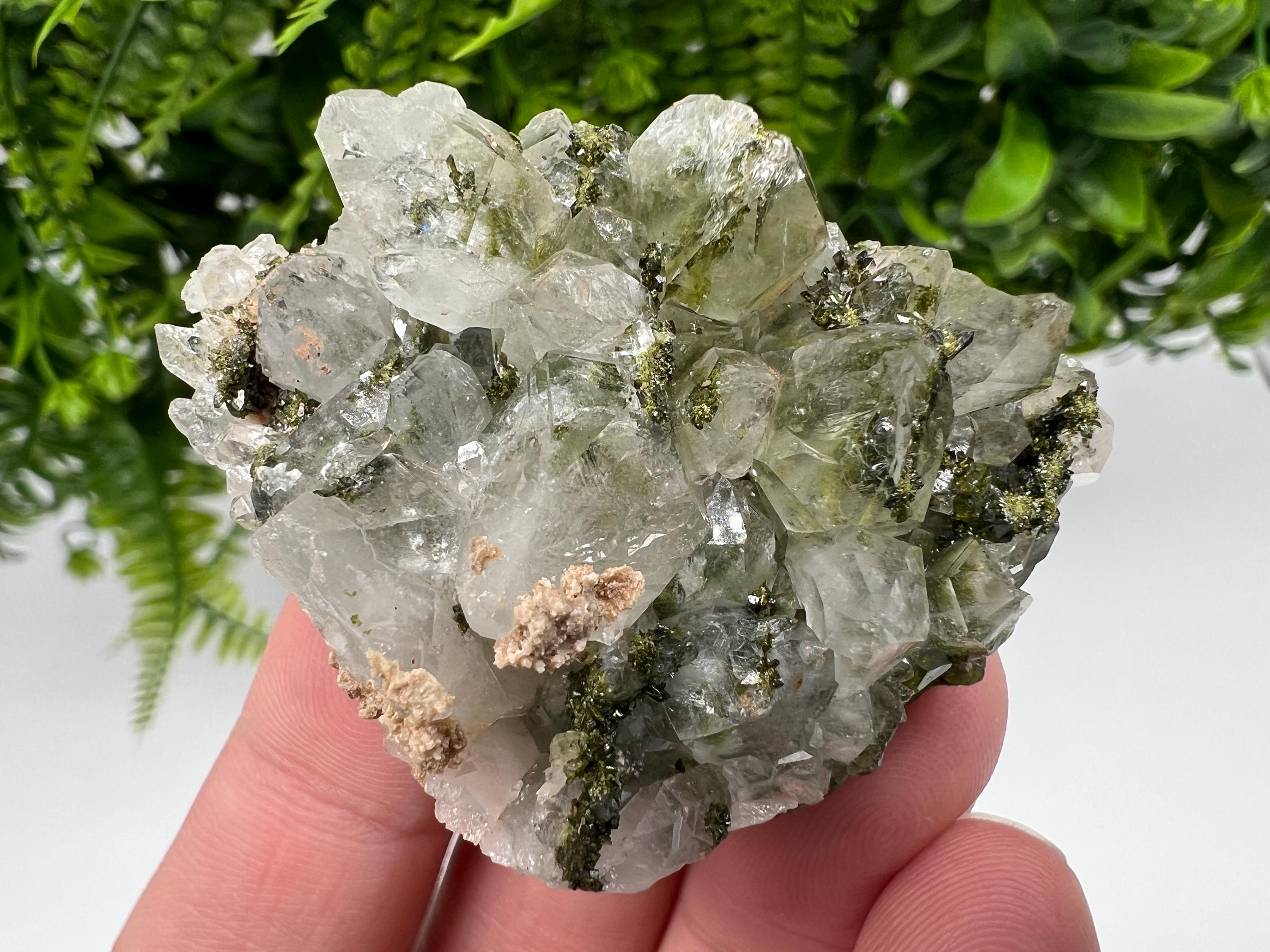 Stunning,Epidote with Quartz from Hakkari Turkey,Rainbow EPIDOTE,Mineral,Collection,Collection’s,GIFT,Epidote Crystal,Epidote from Turkey