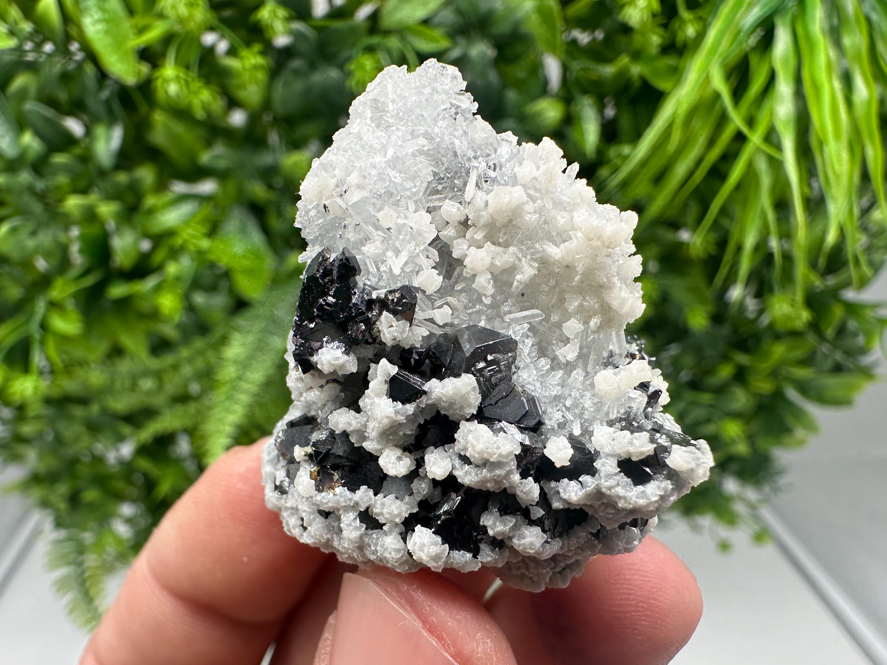 Stunning Quartz whit Sphalerite,Hematite,Iron oxide from 9th September mine,natural,collectible mineral specimen,home decor stone,gift,cryst