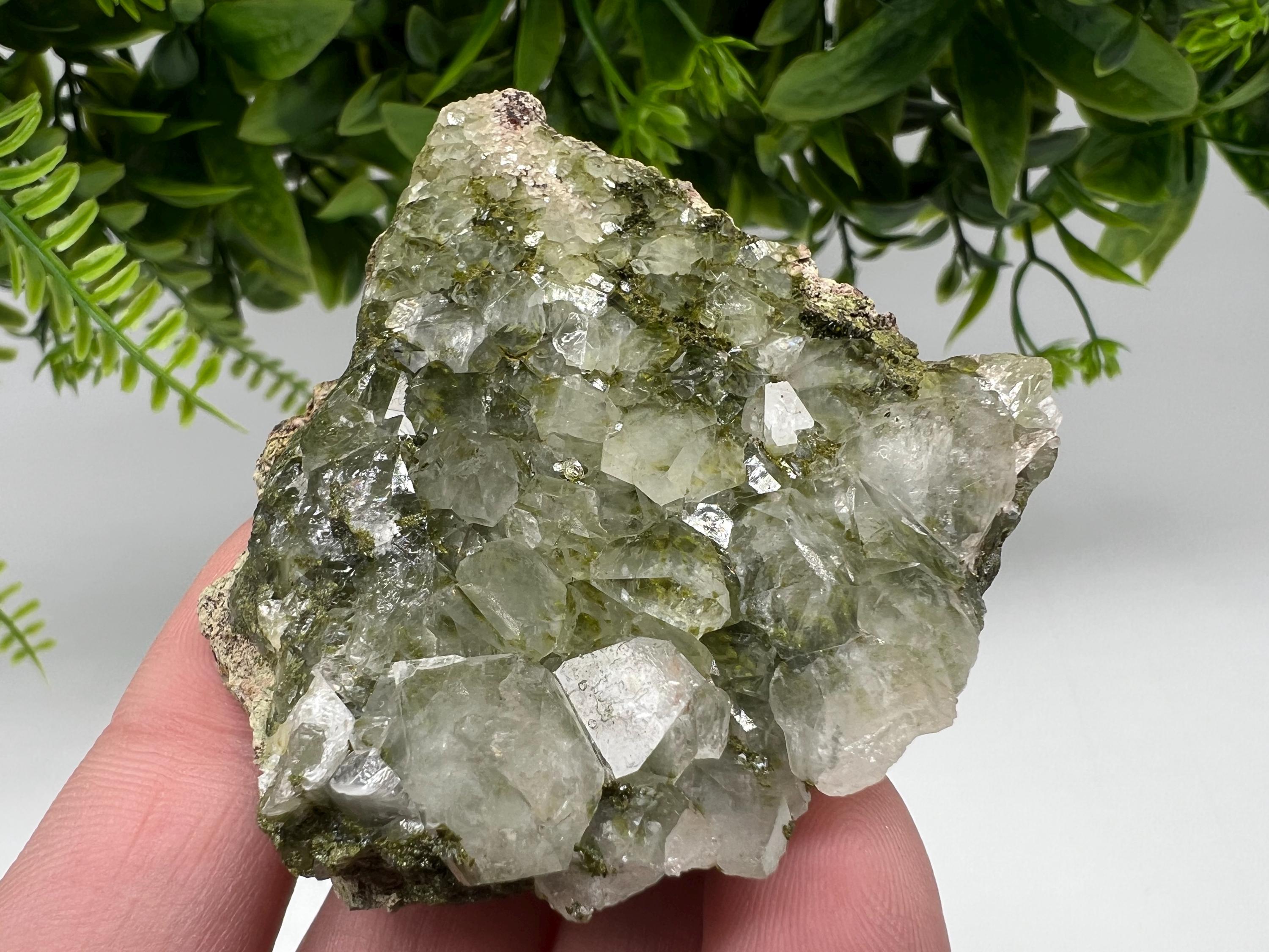 Stunning,Epidote with Quartz from Hakkari Turkey,Rainbow EPIDOTE,Mineral,Collection,Collection’s,GIFT,Epidote Crystal,Epidote from Turkey