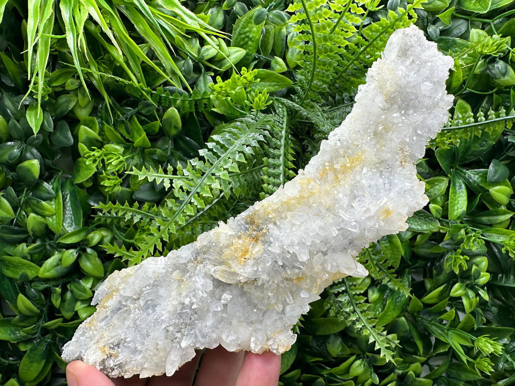Quartz with Limonite: Natural Crystal Home Decor (22/7.5/5.5cm)