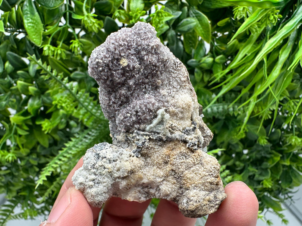 Wonderful Red Chalcedony,chlorite inclusion from 9th September mine,Bulgaria,natural,collection mineral specimen,home decor stone,gift cryst