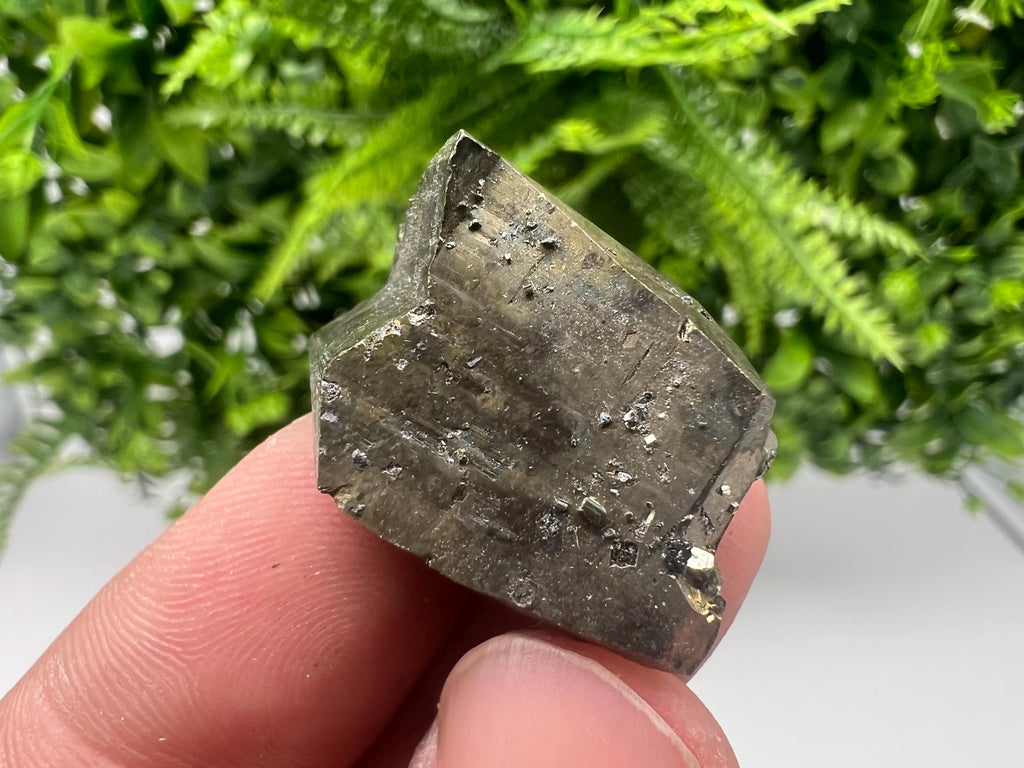 Mini Rare crystallisation Pyrite,Borieva mine,Bulgaria,floating Pyrite,golden Pyrite,Pyrite cluster,mini Collection specimen,Rainbow Pyrite