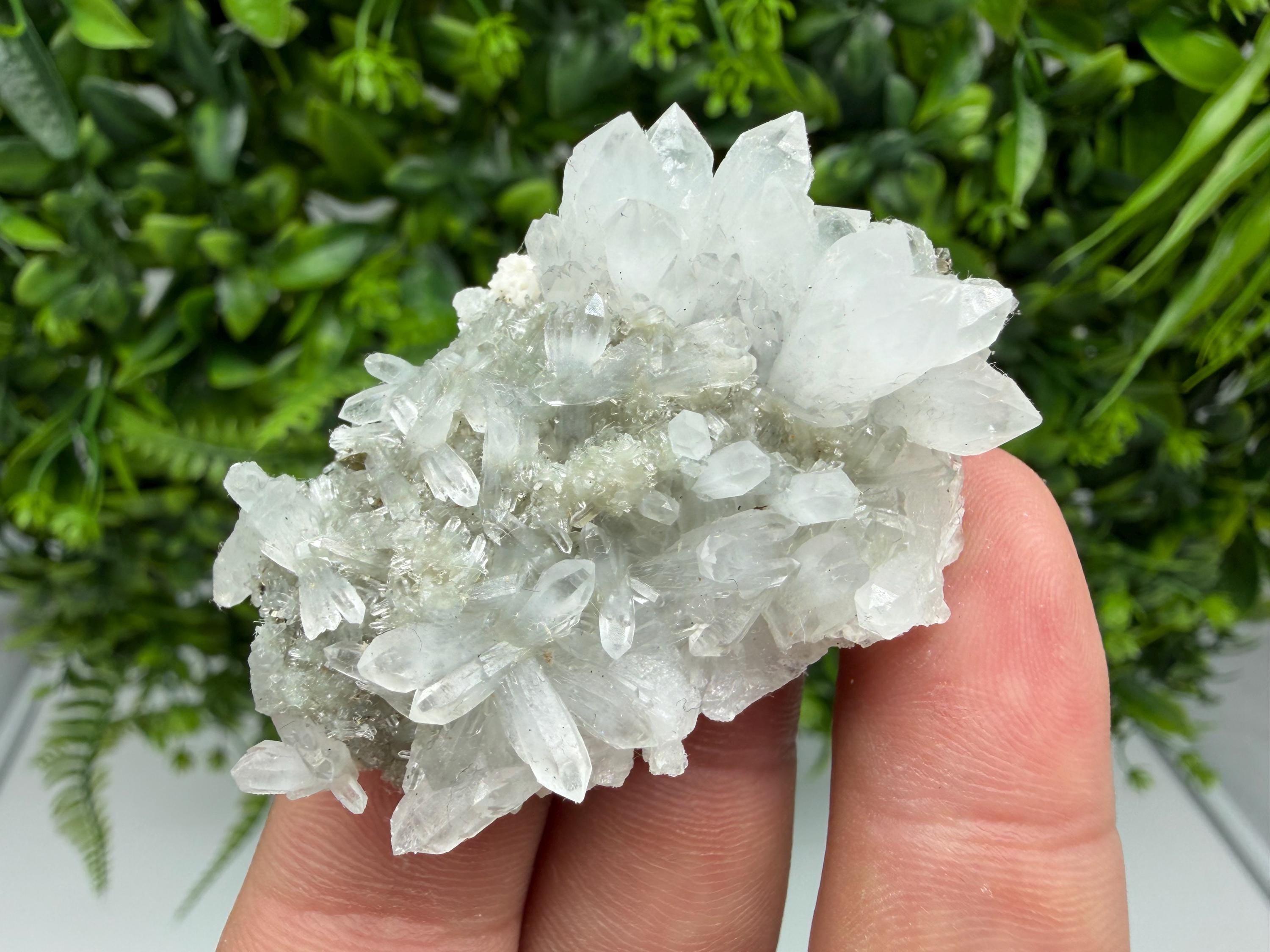 Stunning Quartz whit Chlorite inclusions from Borieva mine,Bulgaria,collection,mineral specimen,crystal,home decor stone,gift ,quartz cluste