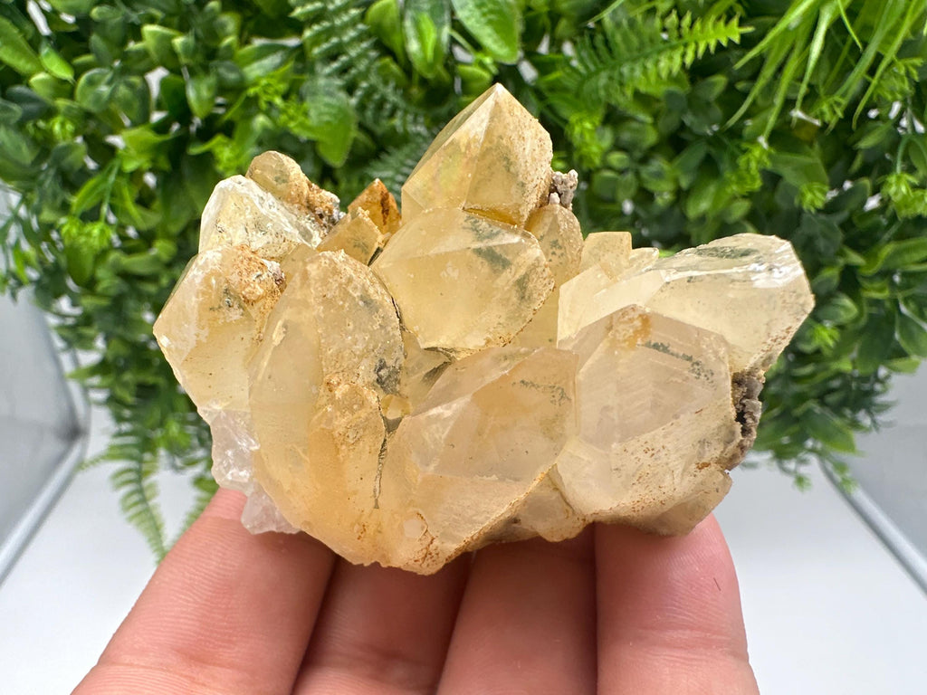 Rainbow Quartz whit Chlorite,Iron oxide inclusion from Djurcovo mine,Madan,Bulgaria,natural,collection mineral specimen,yellow Quartz,clust