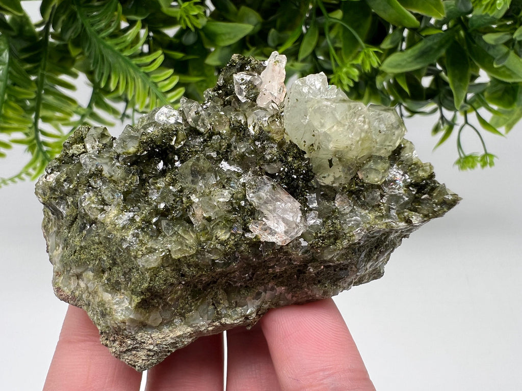 Stunning,Epidote with Quartz from Hakkari Turkey,Rainbow EPIDOTE,Mineral,Collection,Collection’s,GIFT,Epidote Crystal,Epidote from Turkey