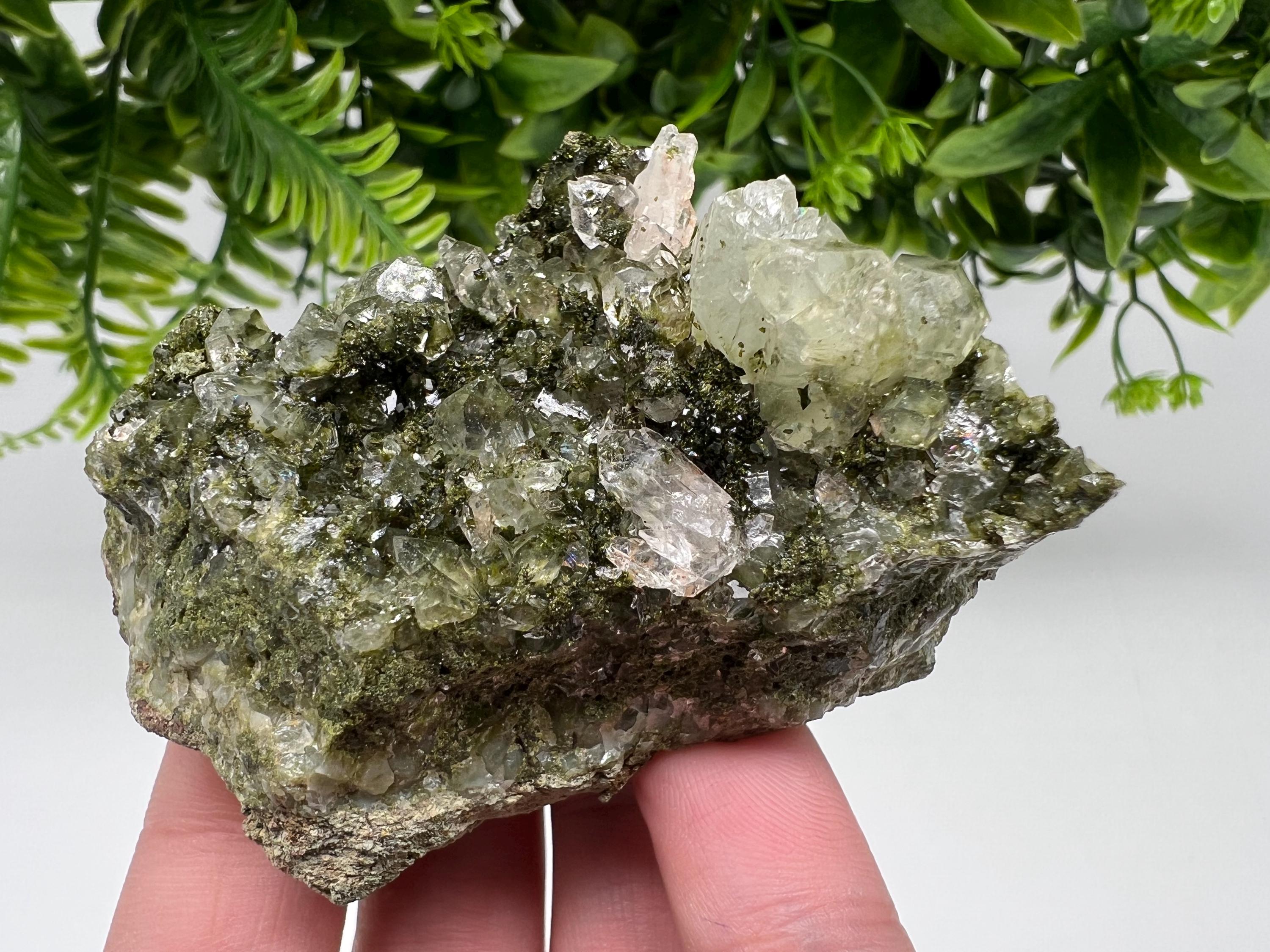 Stunning,Epidote with Quartz from Hakkari Turkey,Rainbow EPIDOTE,Mineral,Collection,Collection’s,GIFT,Epidote Crystal,Epidote from Turkey