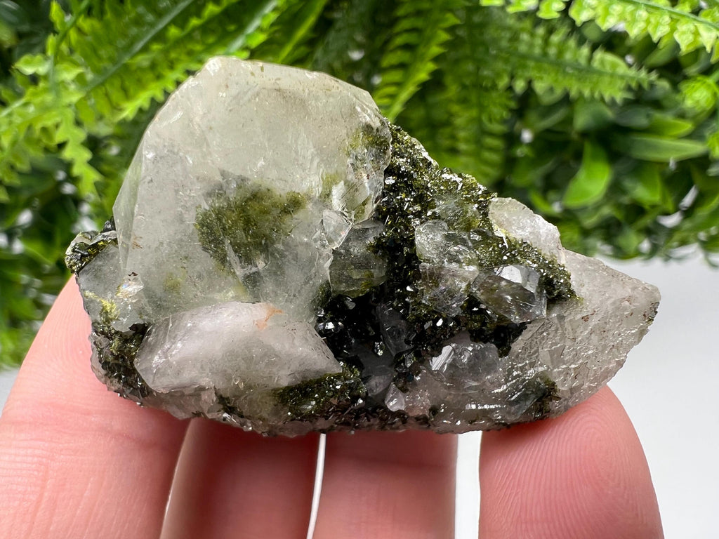 Stunning,Epidote with Quartz from Hakkari Turkey,Rainbow EPIDOTE,Mineral,Collection,Collection’s,GIFT,Epidote Crystal,Epidote from Turkey