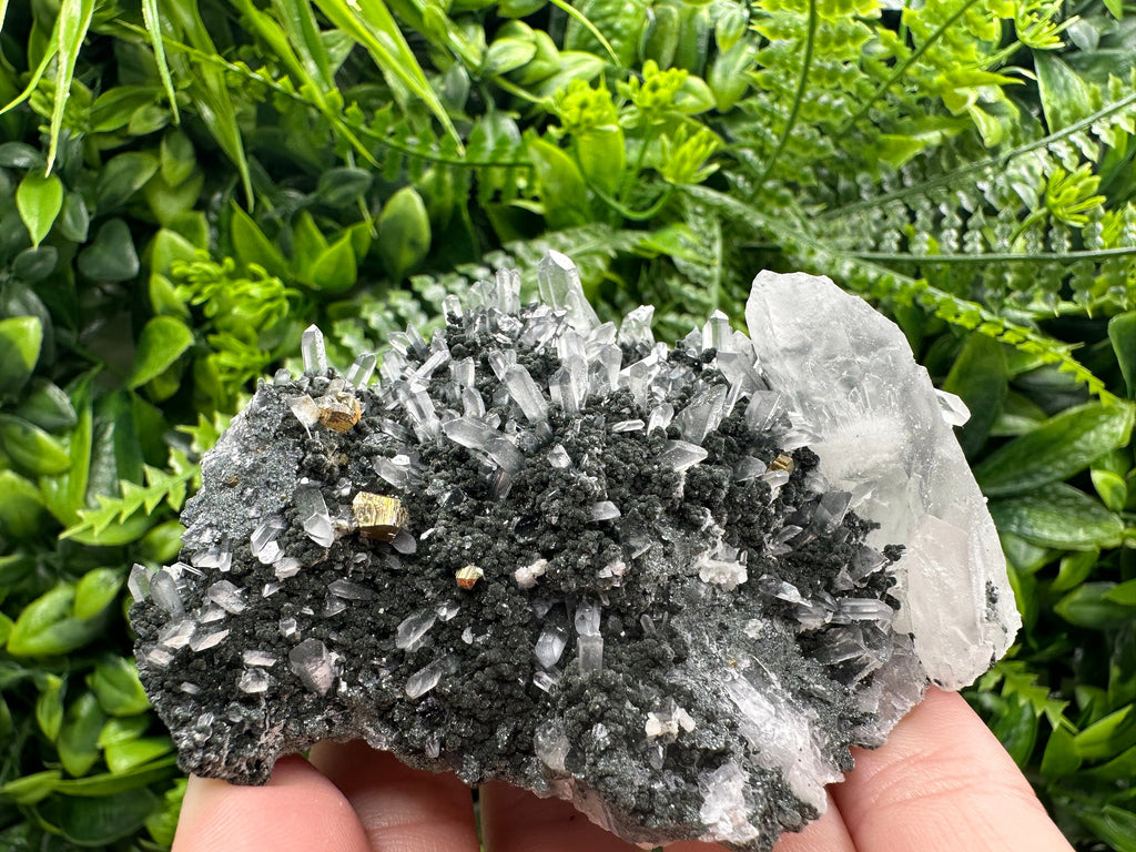 Quartz Calcite Chlorite Crystal: Borieva Mine, Bulgaria