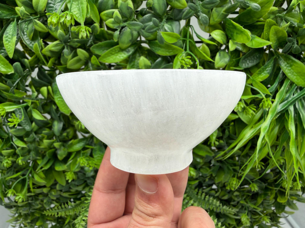 Selenite Crystal Charging Bowl – Natural Hand-Carved Cleansing Dish for Altar Decor