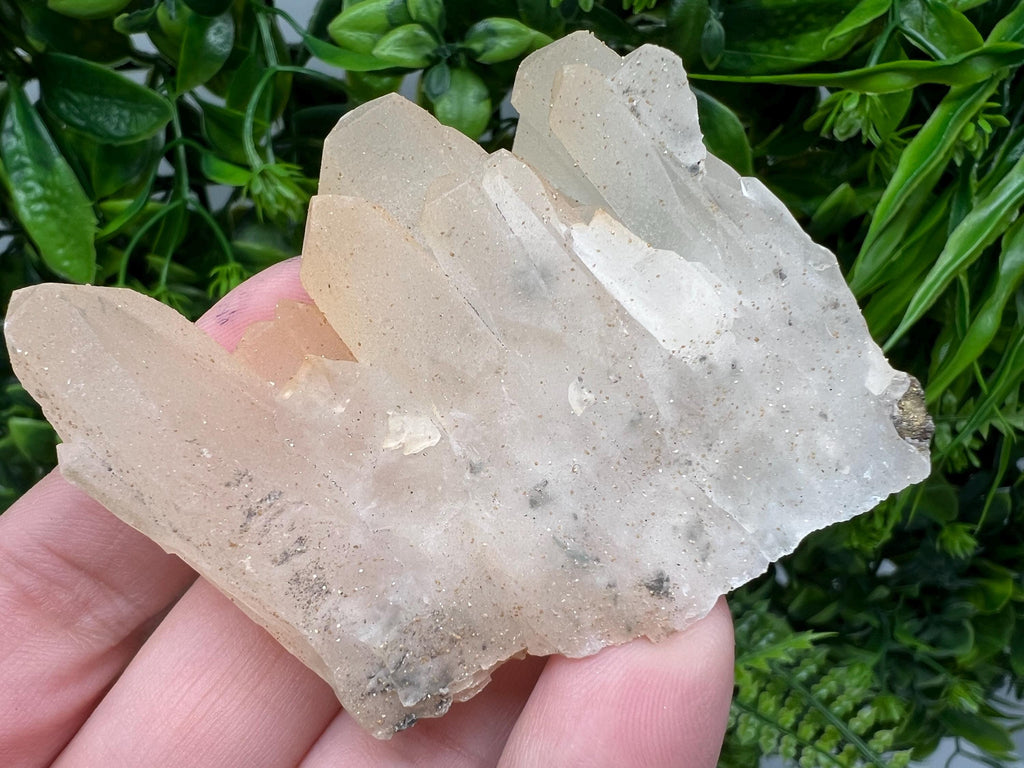 Quartz whit Brown Rhodochrosite from Djurcovo mine,Bulgaria,Quartz,Rhodochrosite cluster,natural mineral,collection crystal,mineral specimen