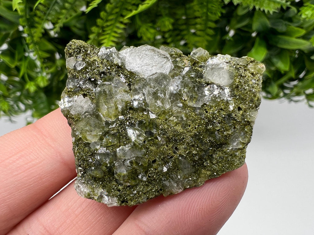 Stunning,Epidote with Quartz from Hakkari Turkey,Rainbow EPIDOTE,Mineral,Collection,Collection’s,GIFT,Epidote Crystal,Epidote from Turkey