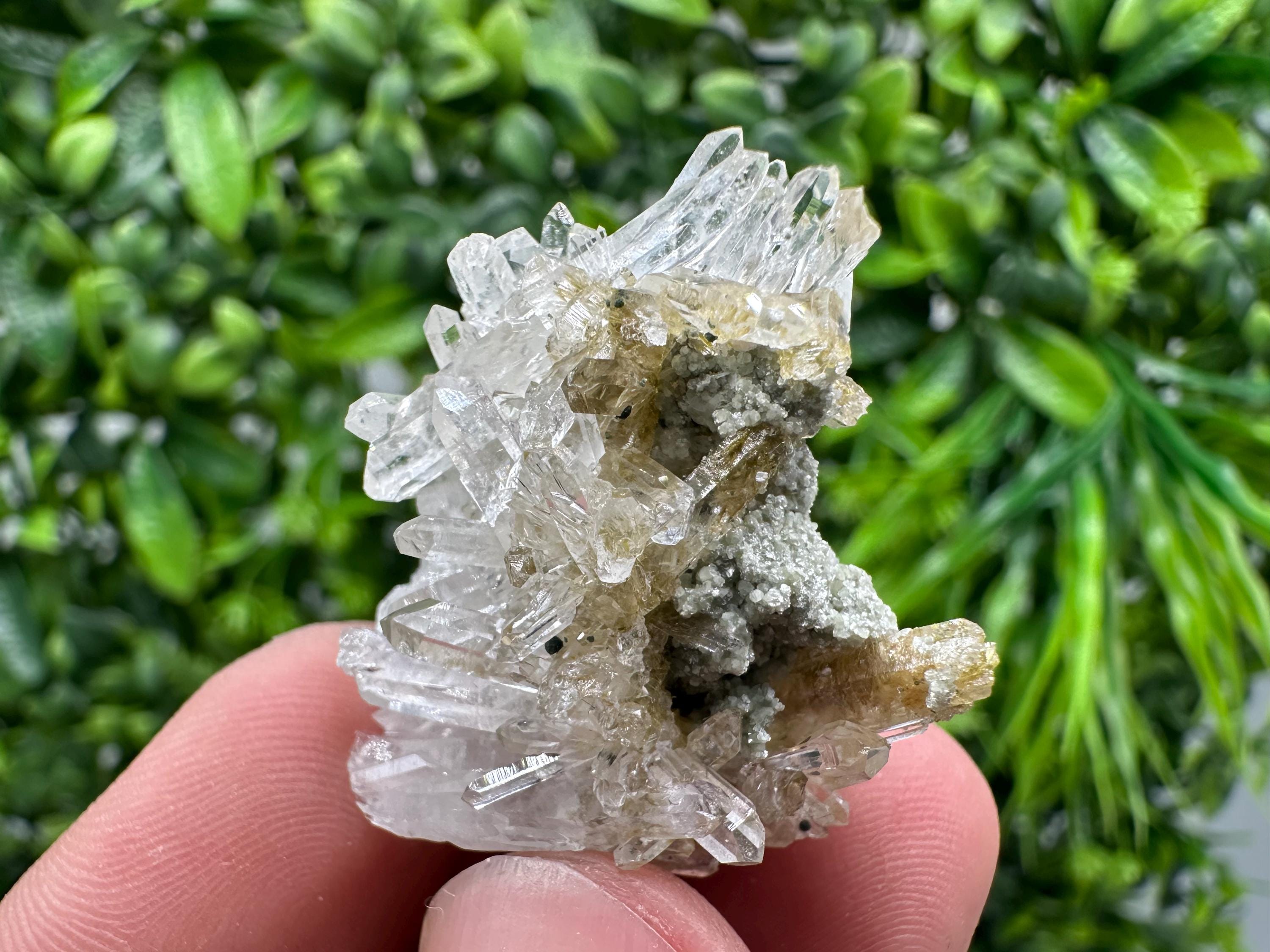Stunning Quartz whit Chlorite,Epidote included from Borieva mine,Madan,Bulgaria,natural,collection mineral specimen,home decor stone,gift