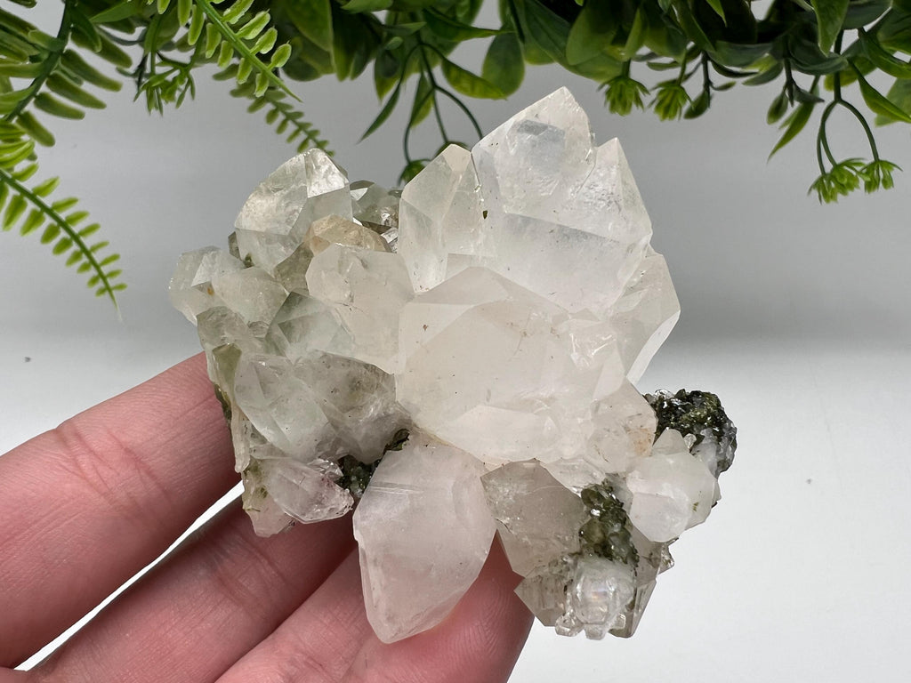 Stunning,Epidote with Quartz from Hakkari Turkey,Rainbow EPIDOTE,Mineral,Collection,Collection’s,GIFT,Epidote Crystal,Epidote from Turkey