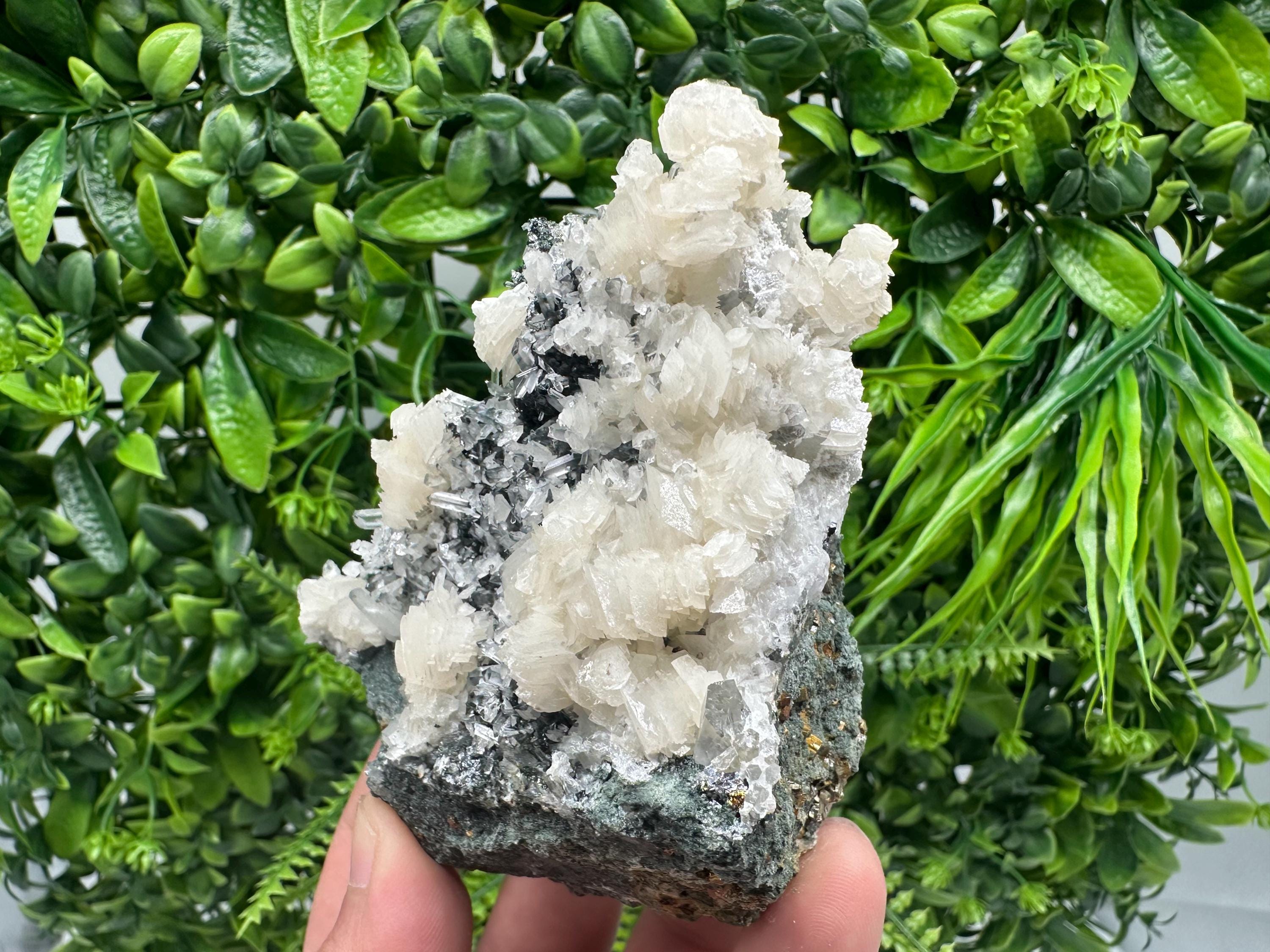 Wonderful UV fluorescence Calcite on Sphalerite,Quartz from Borieva mine,Bulgaria,natural mineral,souvenir crystal,home decor,collection cls