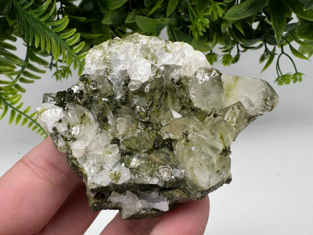 Stunning,Epidote with Quartz from Hakkari Turkey,Rainbow EPIDOTE,Mineral,Collection,Collection’s,GIFT,Epidote Crystal,Epidote from Turkey