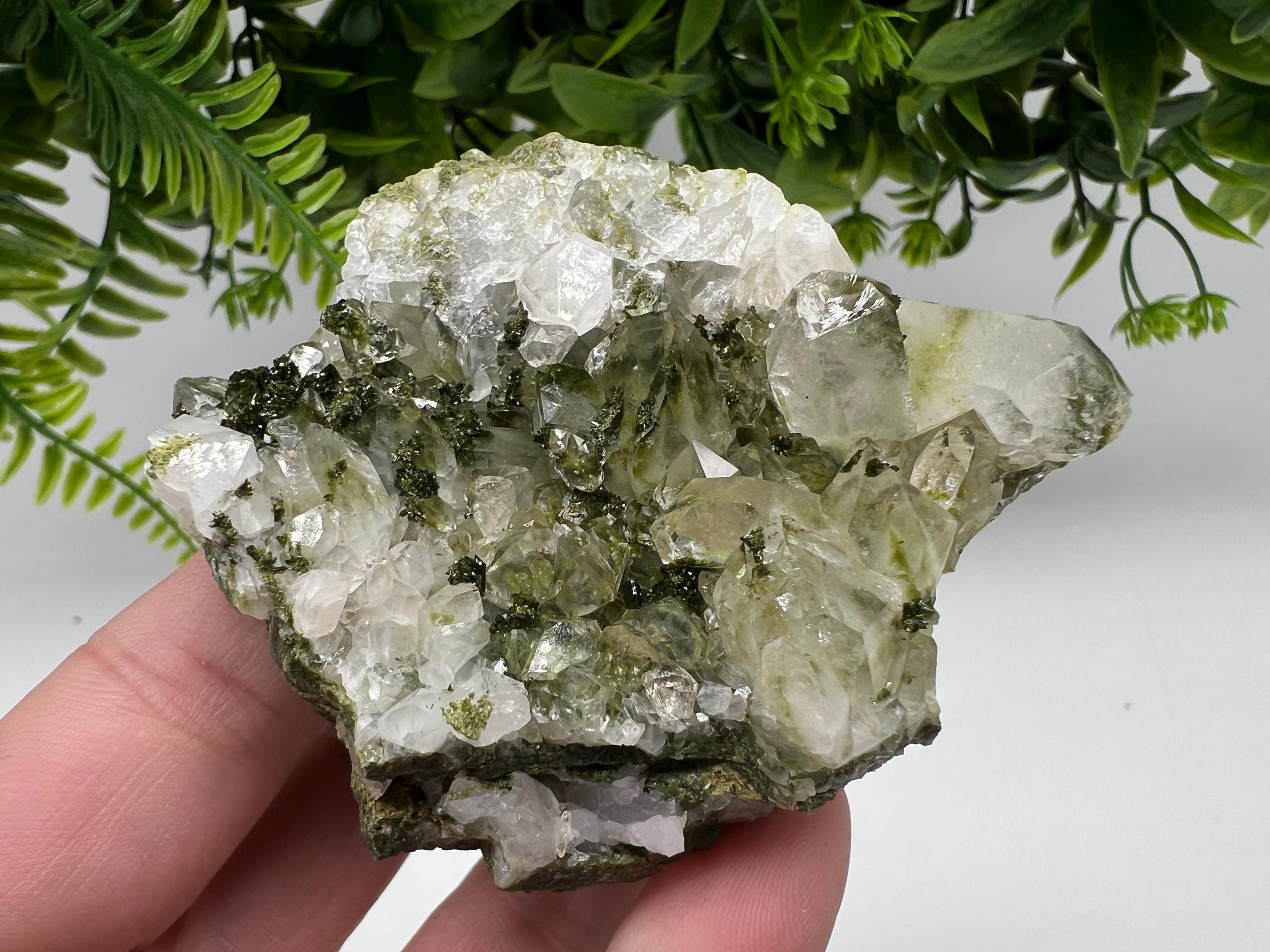 Stunning,Epidote with Quartz from Hakkari Turkey,Rainbow EPIDOTE,Mineral,Collection,Collection’s,GIFT,Epidote Crystal,Epidote from Turkey