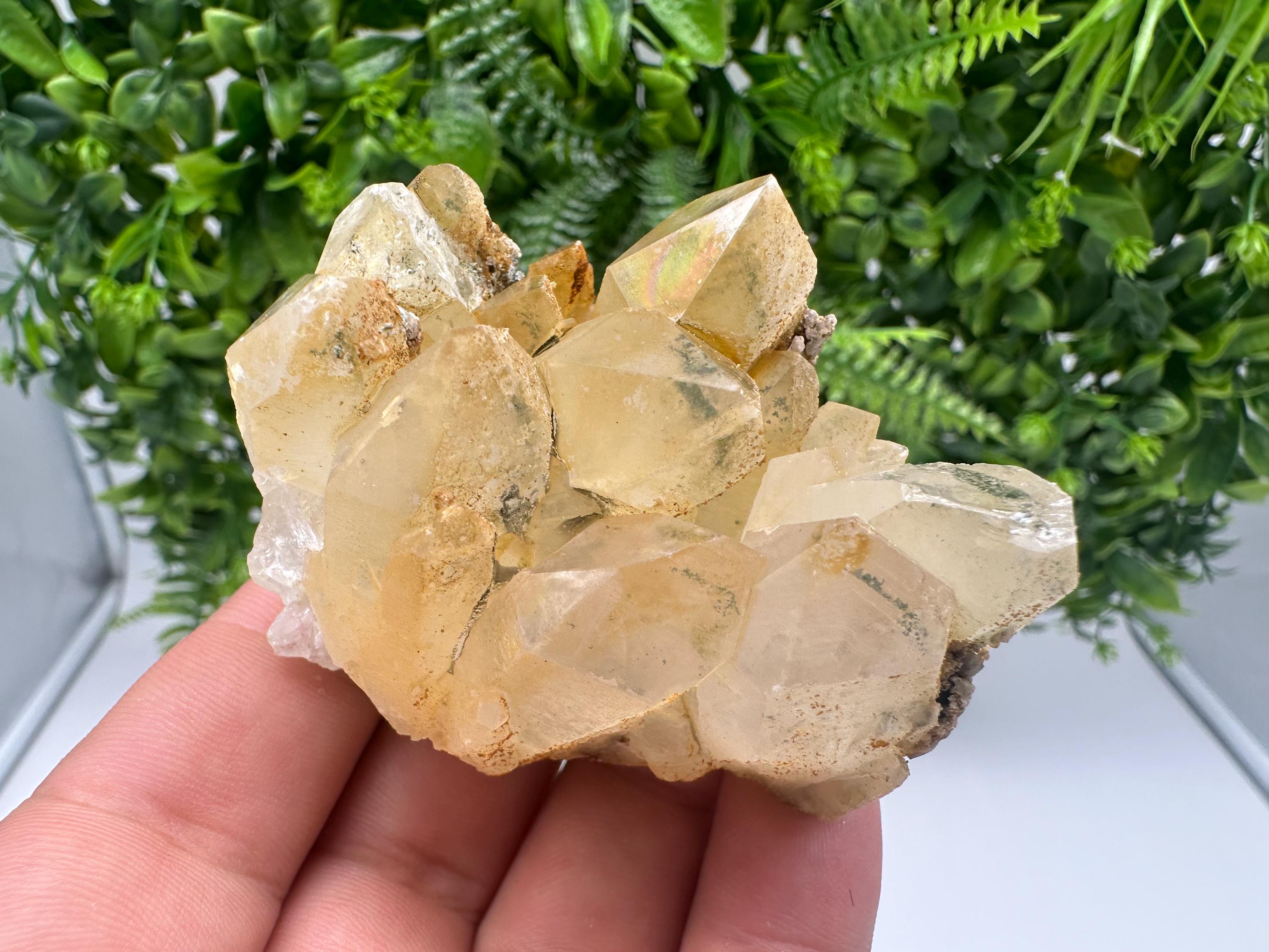 Rainbow Quartz whit Chlorite,Iron oxide inclusion from Djurcovo mine,Madan,Bulgaria,natural,collection mineral specimen,yellow Quartz,clust