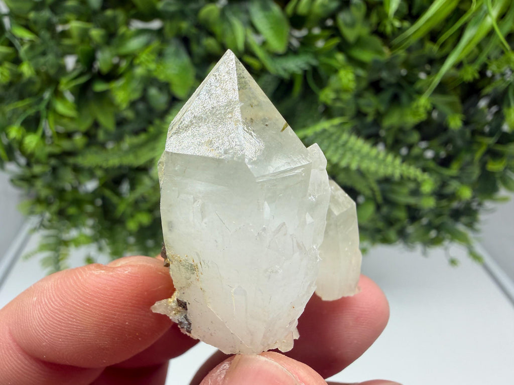 Wonderful Transparent Quartz whit Chlorite ,From 9th September mine,Madan,Bulgaria,Quartz,Quartz crystal,mineral specimen,collection quartz