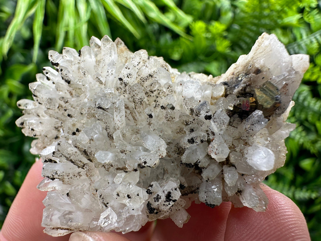 Quartz Crystal Cluster: Natural Minerals, Home Decor Stone