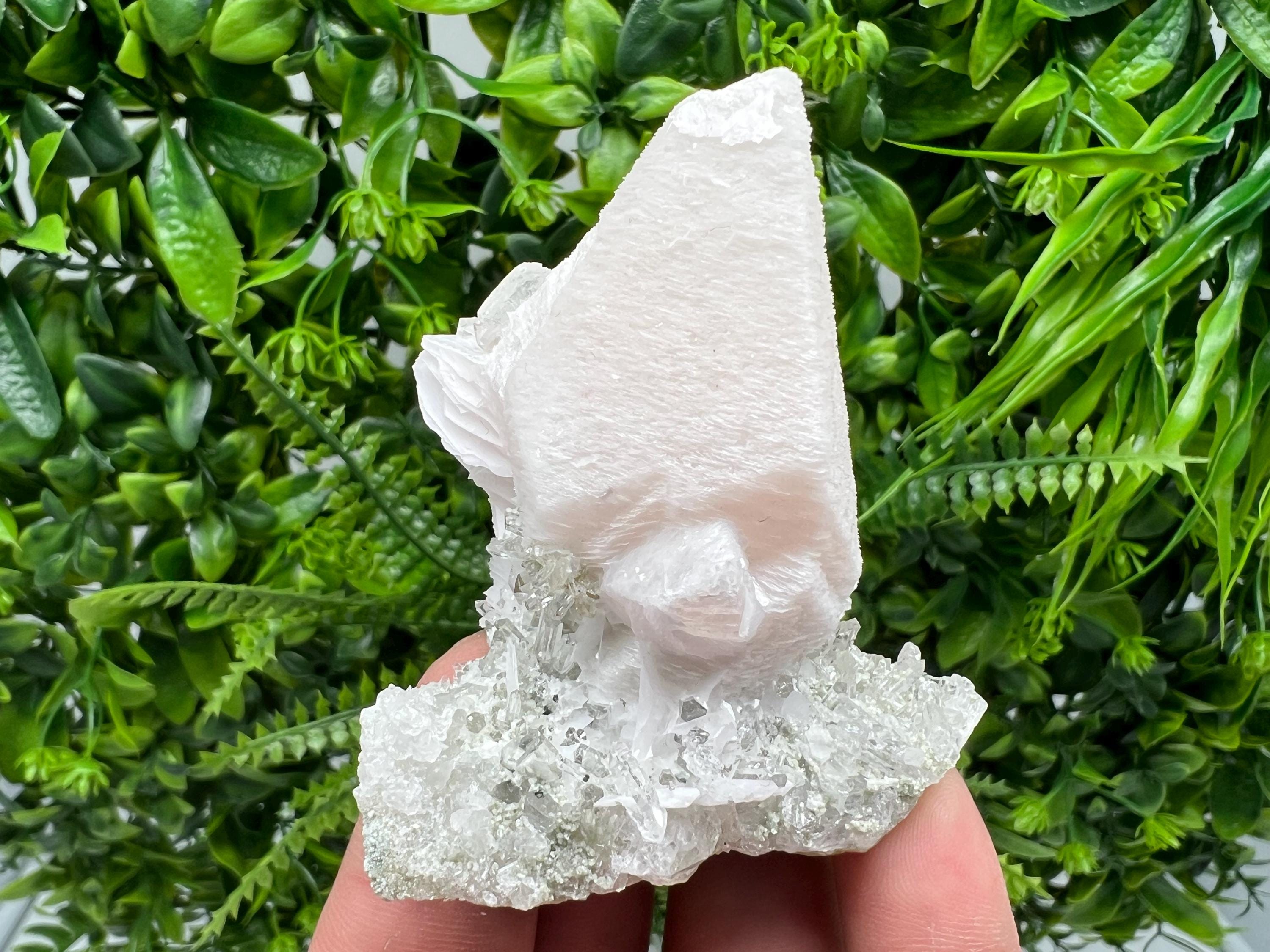 Incredible UV Mangano Calcite on Quartz from Borieva mine,Madan,Bulgaria,natural,collectible mineral specimen,home decor stone,crystal,gift