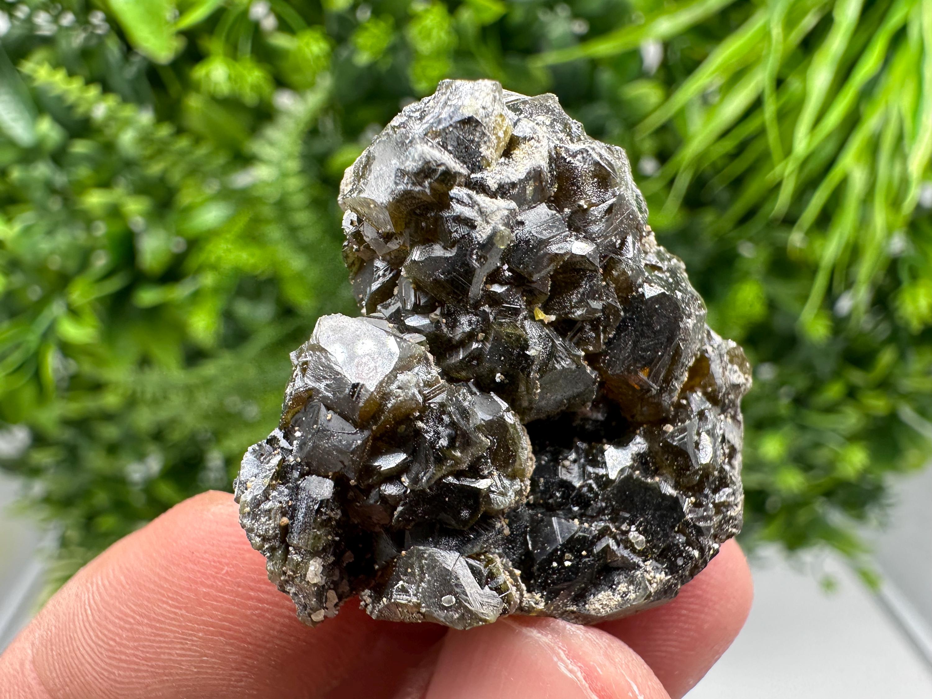 Cleiophane Sphalerite Gem: Transparent Green Crystal, Bulgaria