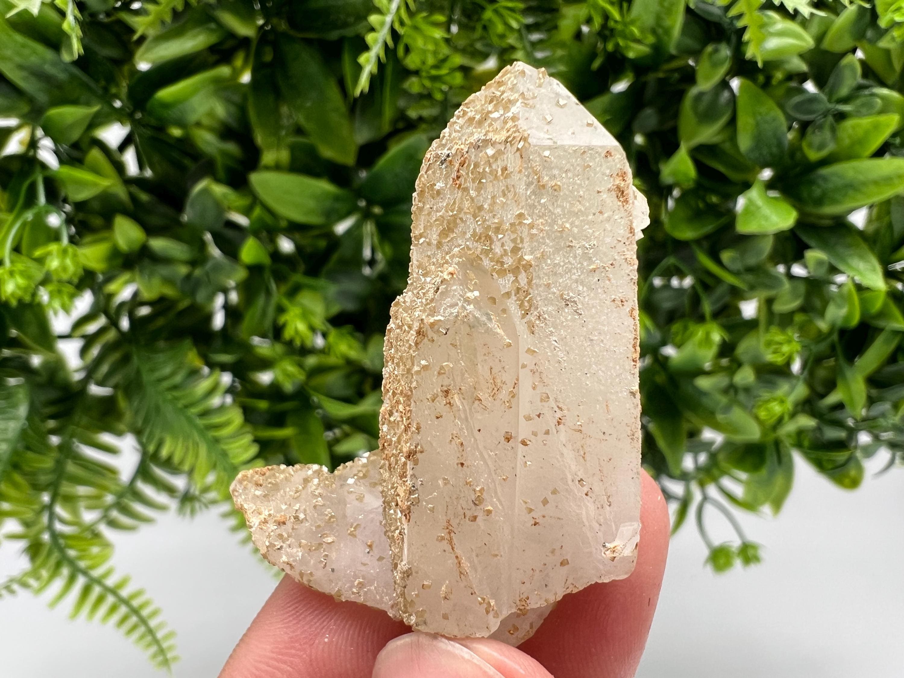 Quartz whit Brown Rhodochrosite from Djurcovo mine,Bulgaria,Quartz,Rhodochrosite cluster,natural mineral,collection crystal,mineral specimen