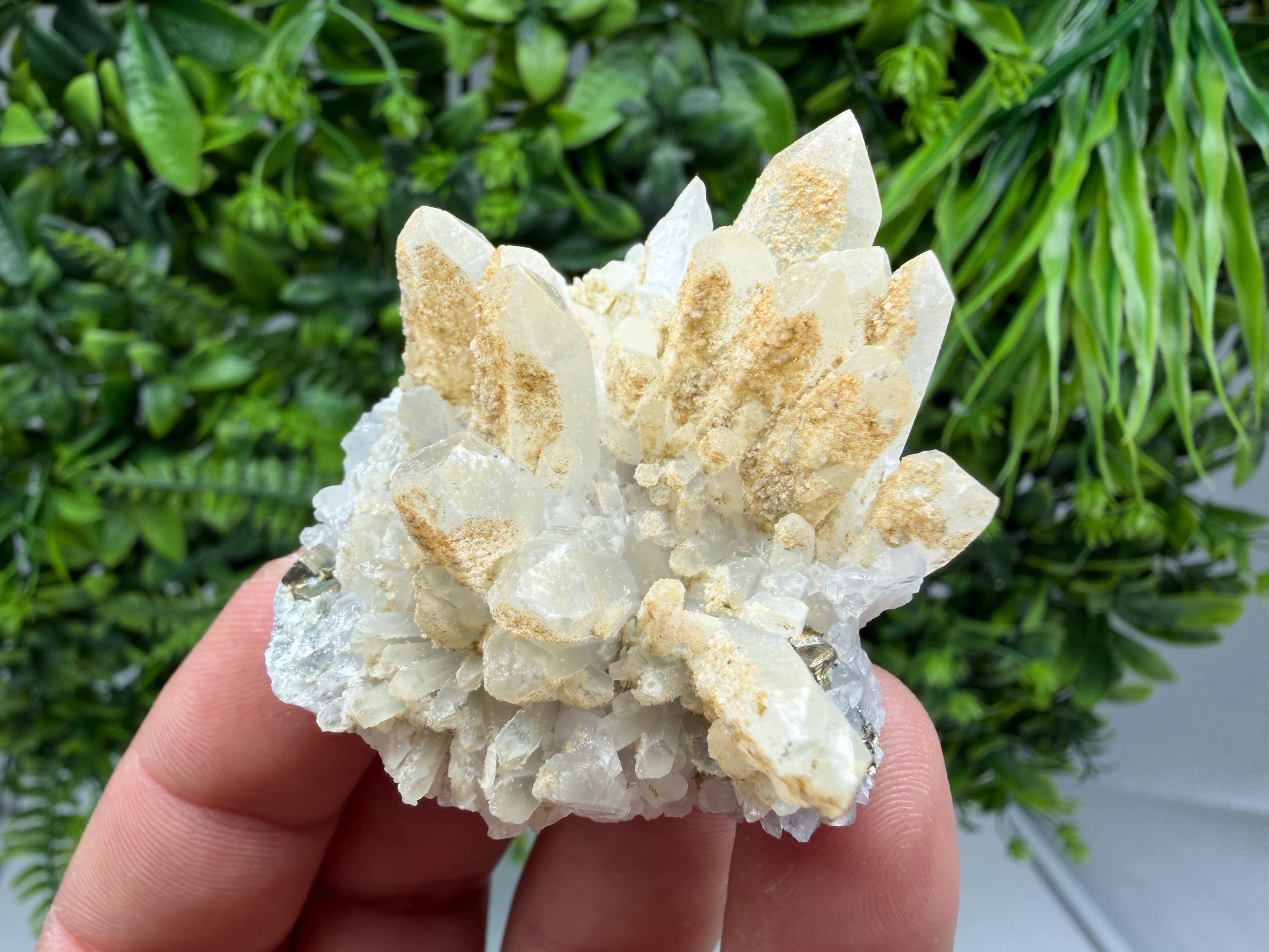 Transparent Quartz whit Calcite Djurcovo Laki Bulgaria natural minerals souvenir crystal stone gift minerals collection rock,gift cluster