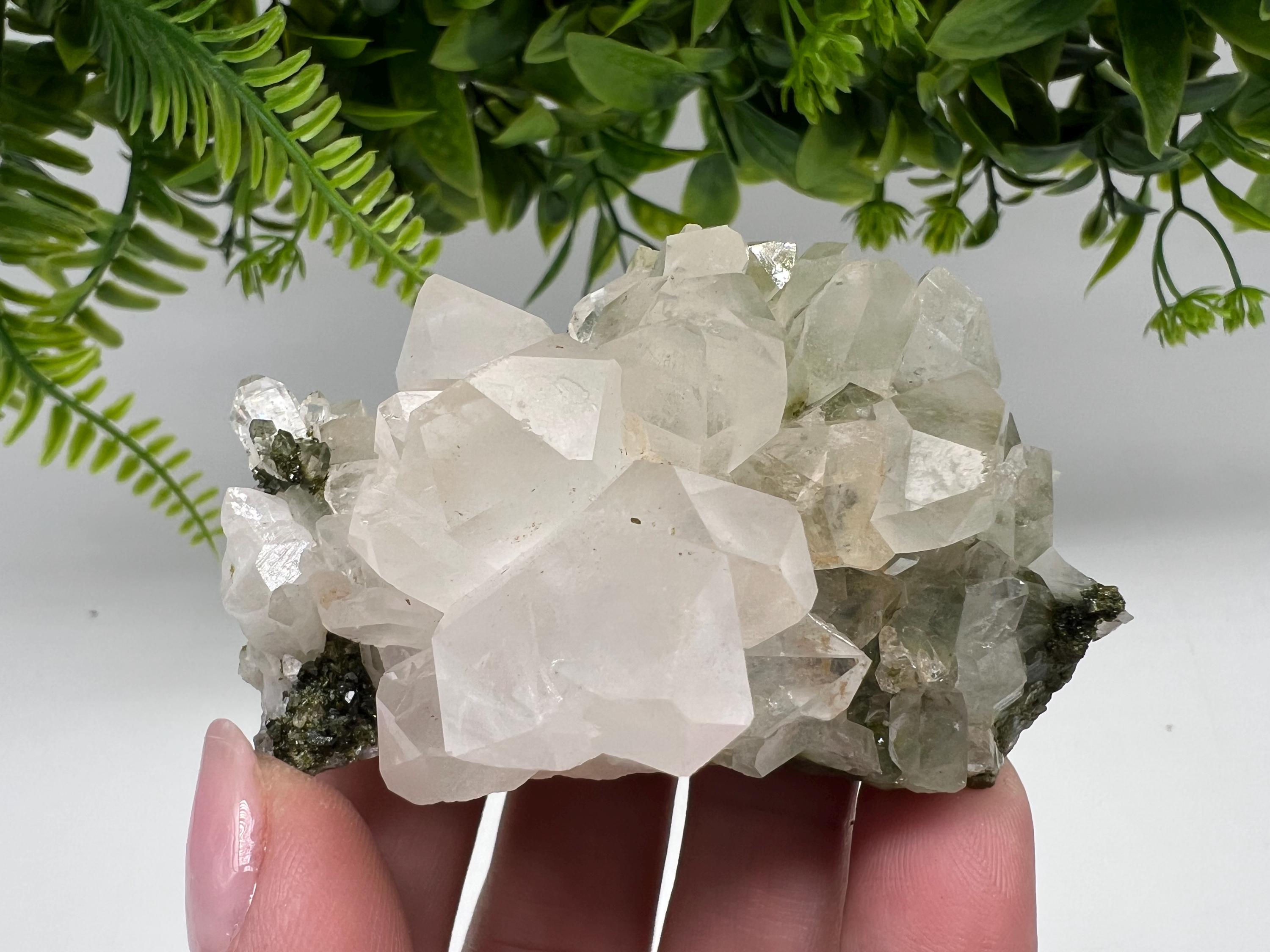 Stunning,Epidote with Quartz from Hakkari Turkey,Rainbow EPIDOTE,Mineral,Collection,Collection’s,GIFT,Epidote Crystal,Epidote from Turkey