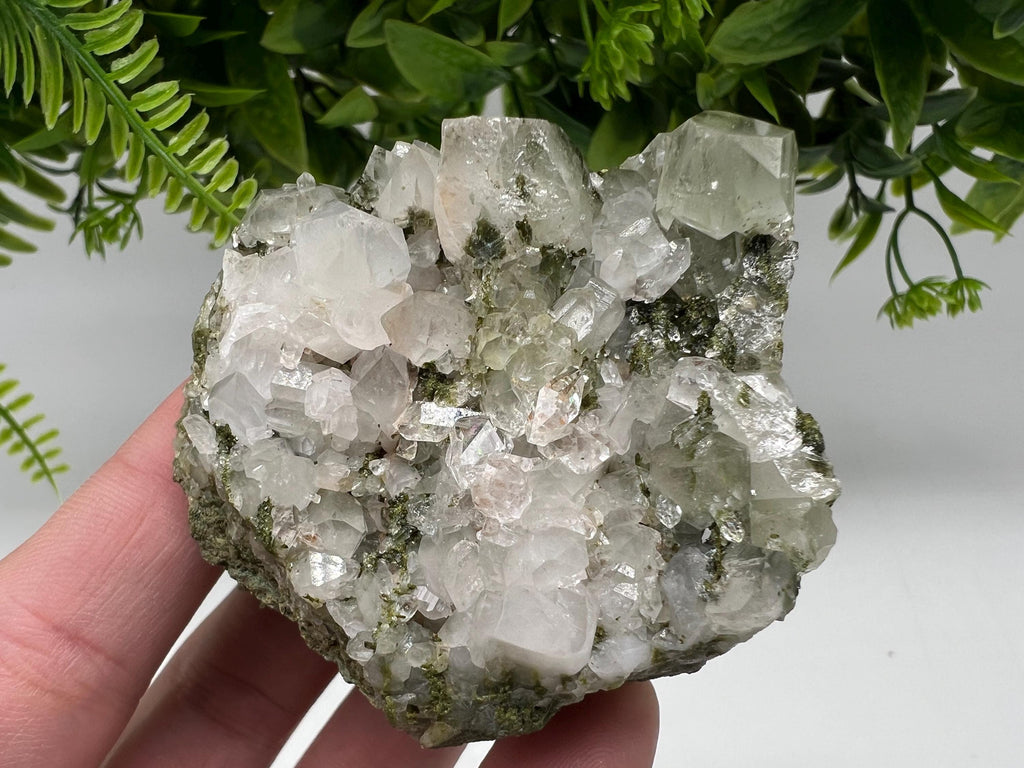 Stunning,Epidote with Quartz from Hakkari Turkey,Rainbow EPIDOTE,Mineral,Collection,Collection’s,GIFT,Epidote Crystal,Epidote from Turkey