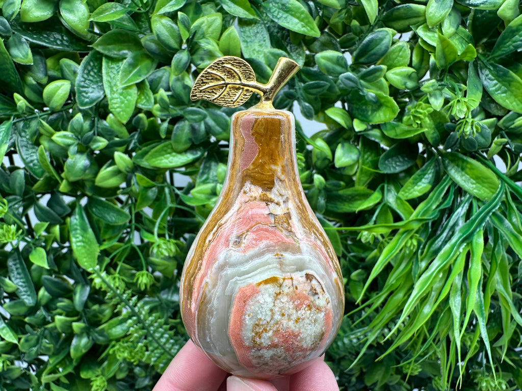 Handcrafted Marbled Onyx Pear Sculpture: Natural Stone Decor
