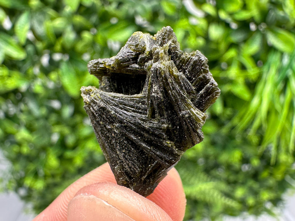 Rare Green Epidote whit Barite From Morocco,Epidote,Mini Collections Epidote,rare mineral Specimen,green epidote,Barite,crystal,Morocco min