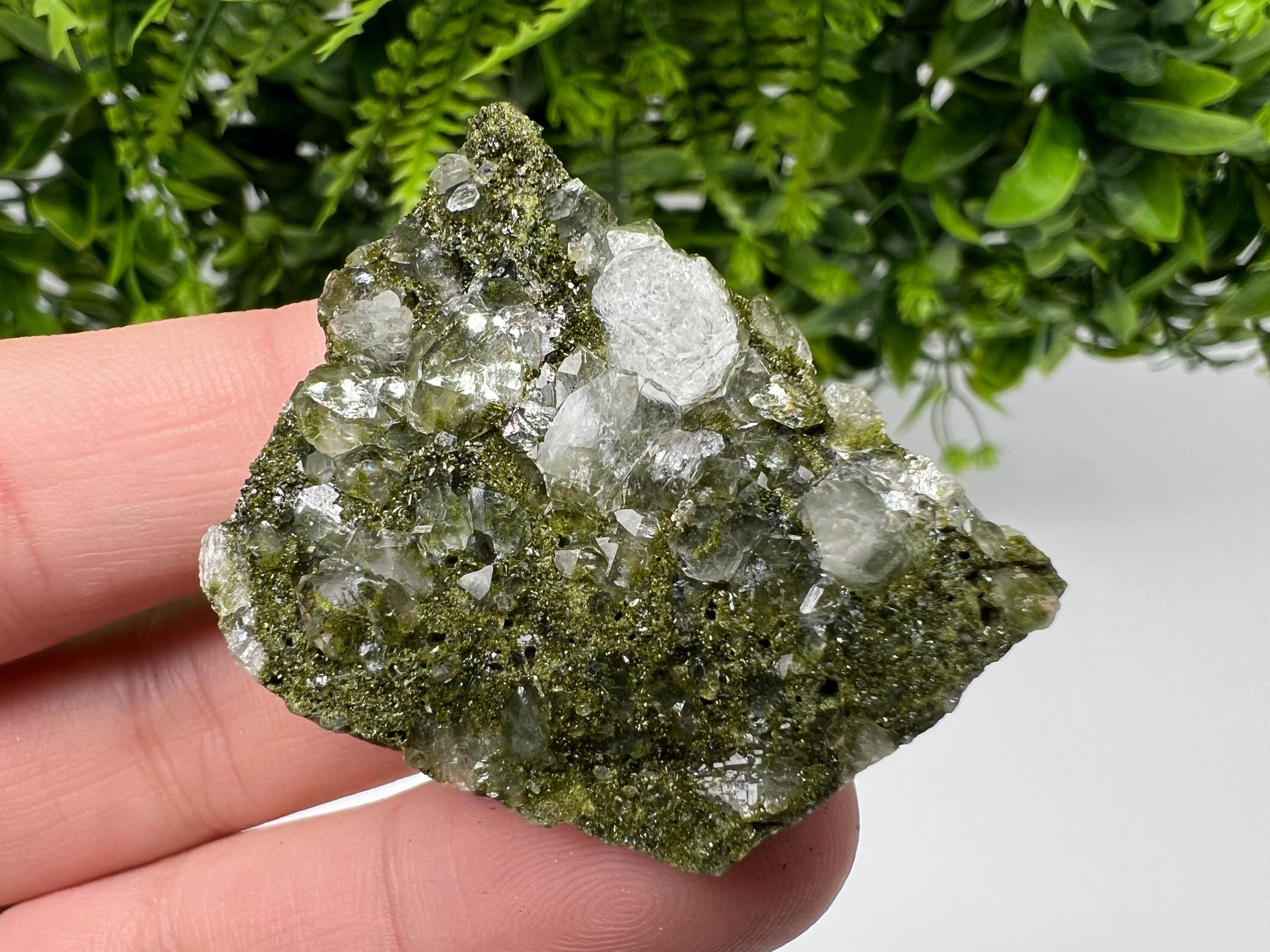 Stunning,Epidote with Quartz from Hakkari Turkey,Rainbow EPIDOTE,Mineral,Collection,Collection’s,GIFT,Epidote Crystal,Epidote from Turkey