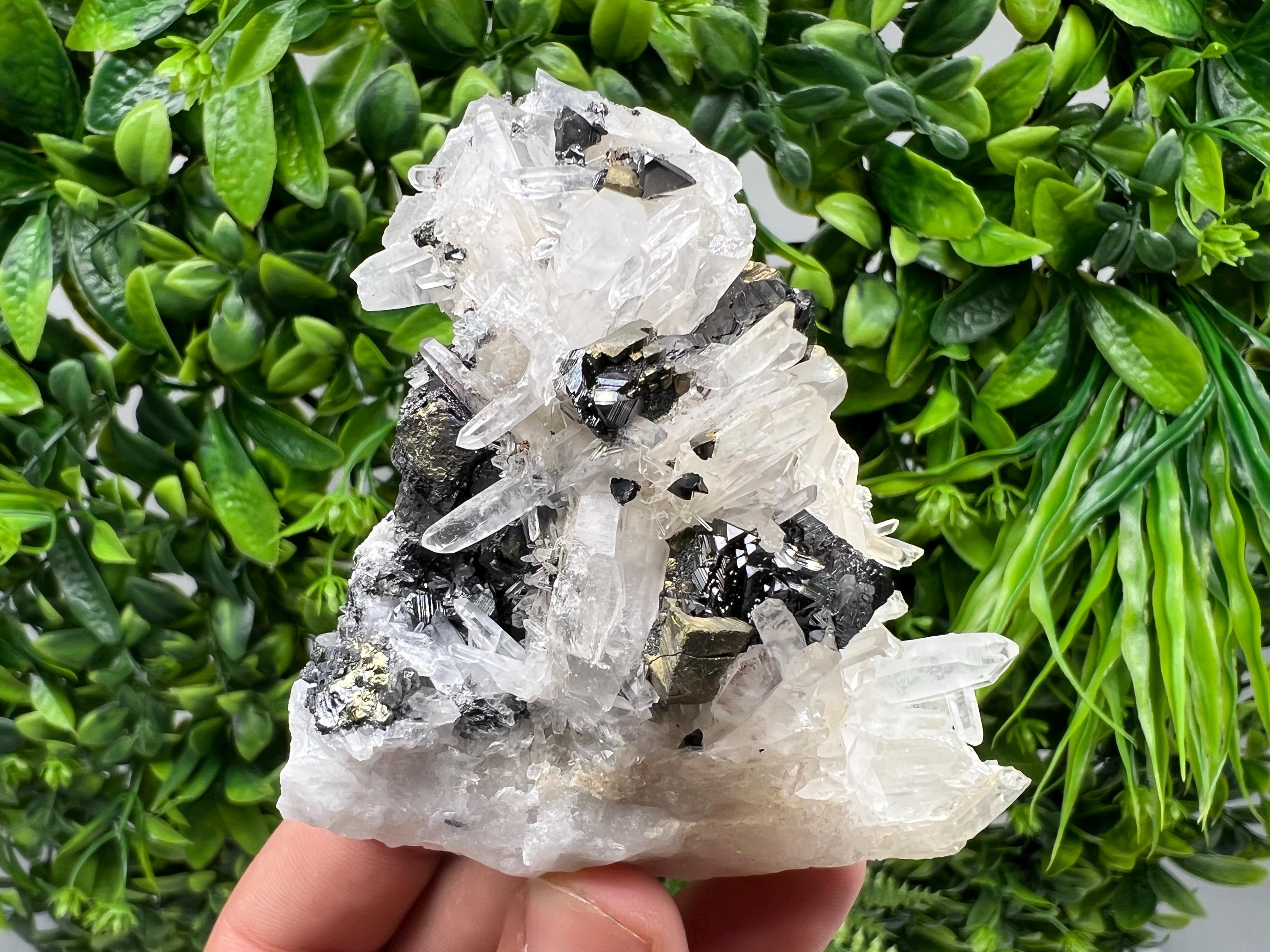 Wonderful Sphalerite Chalcopyrite on Green Quartz whit Hematite feom 9 th September mine,Bulgaria,natural,collection mineral specimen,gift