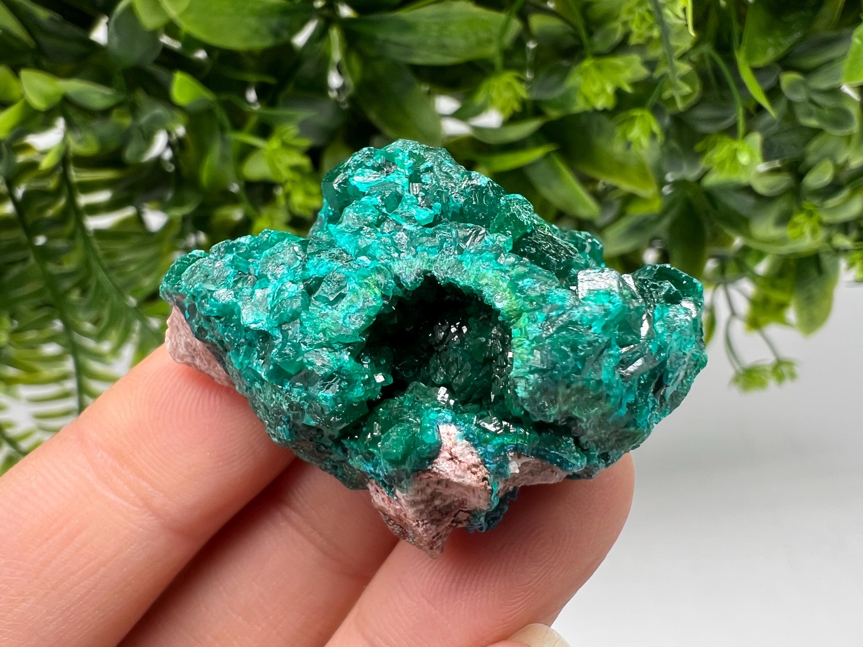 Stunning Green Dioptase from Sanda Hills,Mindouli,Pool Department,Mindouli District,Congo,green Dioptase,Dioptas Crystal,Dioptase collecting