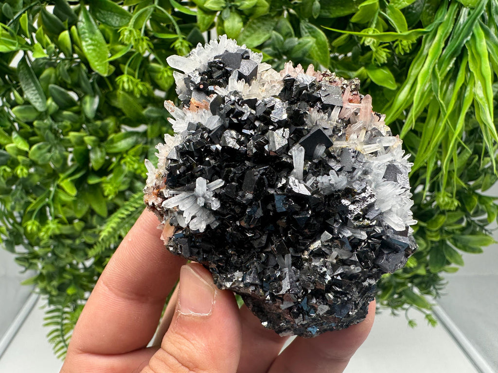 Wonderful Quartz whit Black Sphalerite natural,mineral,souvenirs,crystal,home decor stone,collection Quartz cluster Krushev dol Bulgaria
