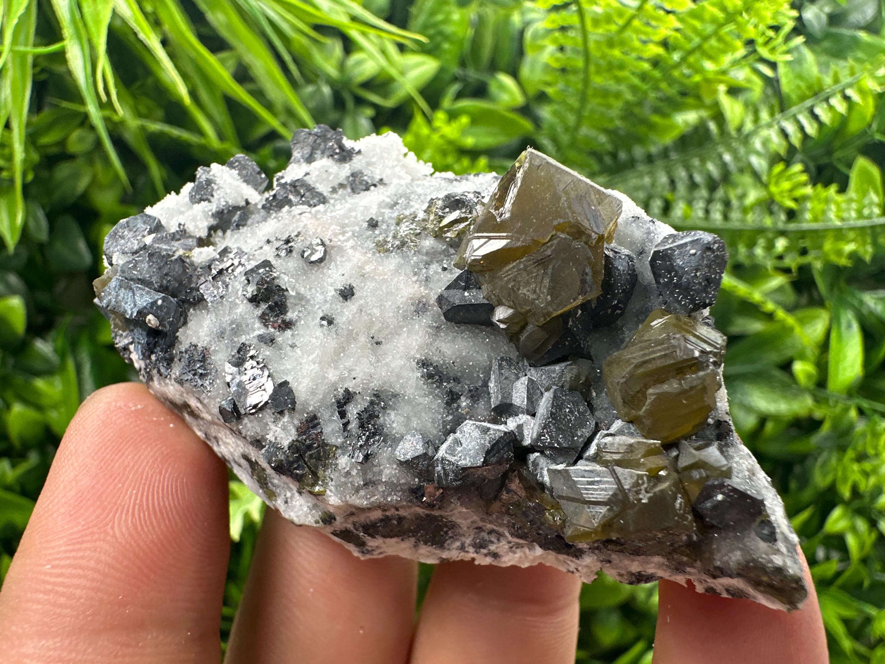 Green Cleiophane Sphalerite Gemstone, Natural Mineral Specimen