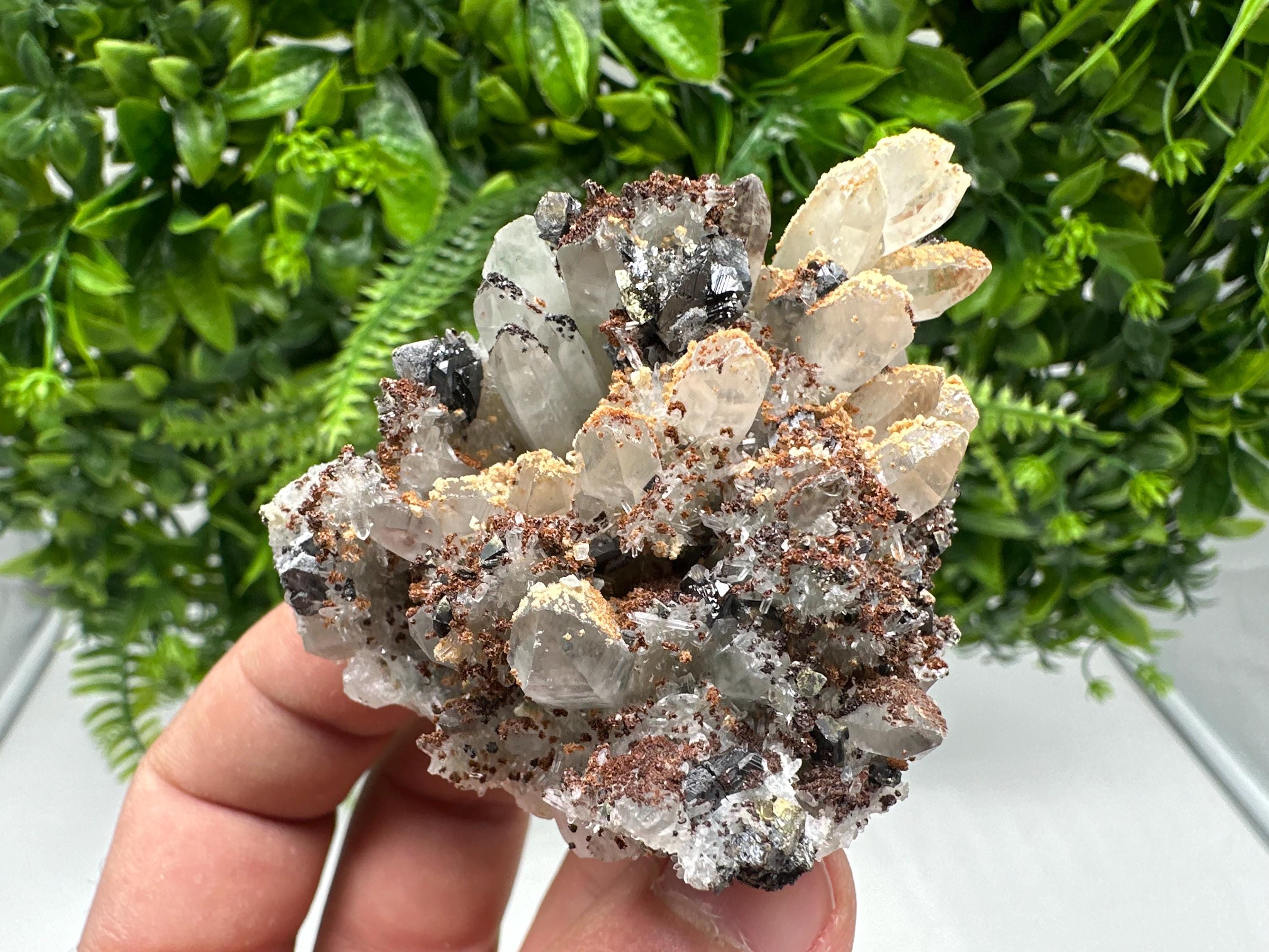 Wonderful Sphalerite Chalcopyrite on Green Quartz whit Hematite feom 9 th September mine,Bulgaria,natural,collection mineral specimen,gift