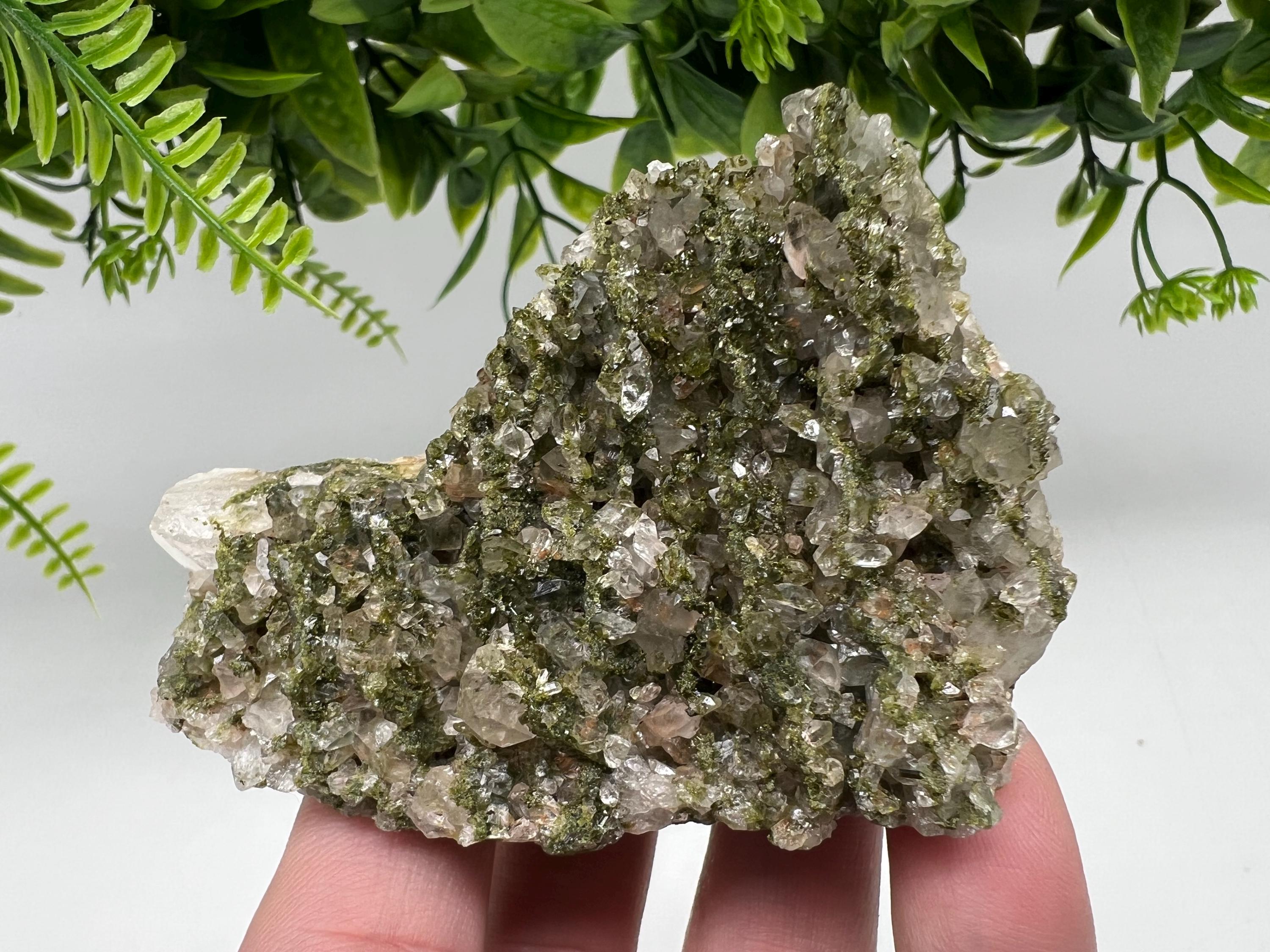 Stunning,Epidote with Quartz from Hakkari Turkey,Rainbow EPIDOTE,Mineral,Collection,Collection’s,GIFT,Epidote Crystal,Epidote from Turkey