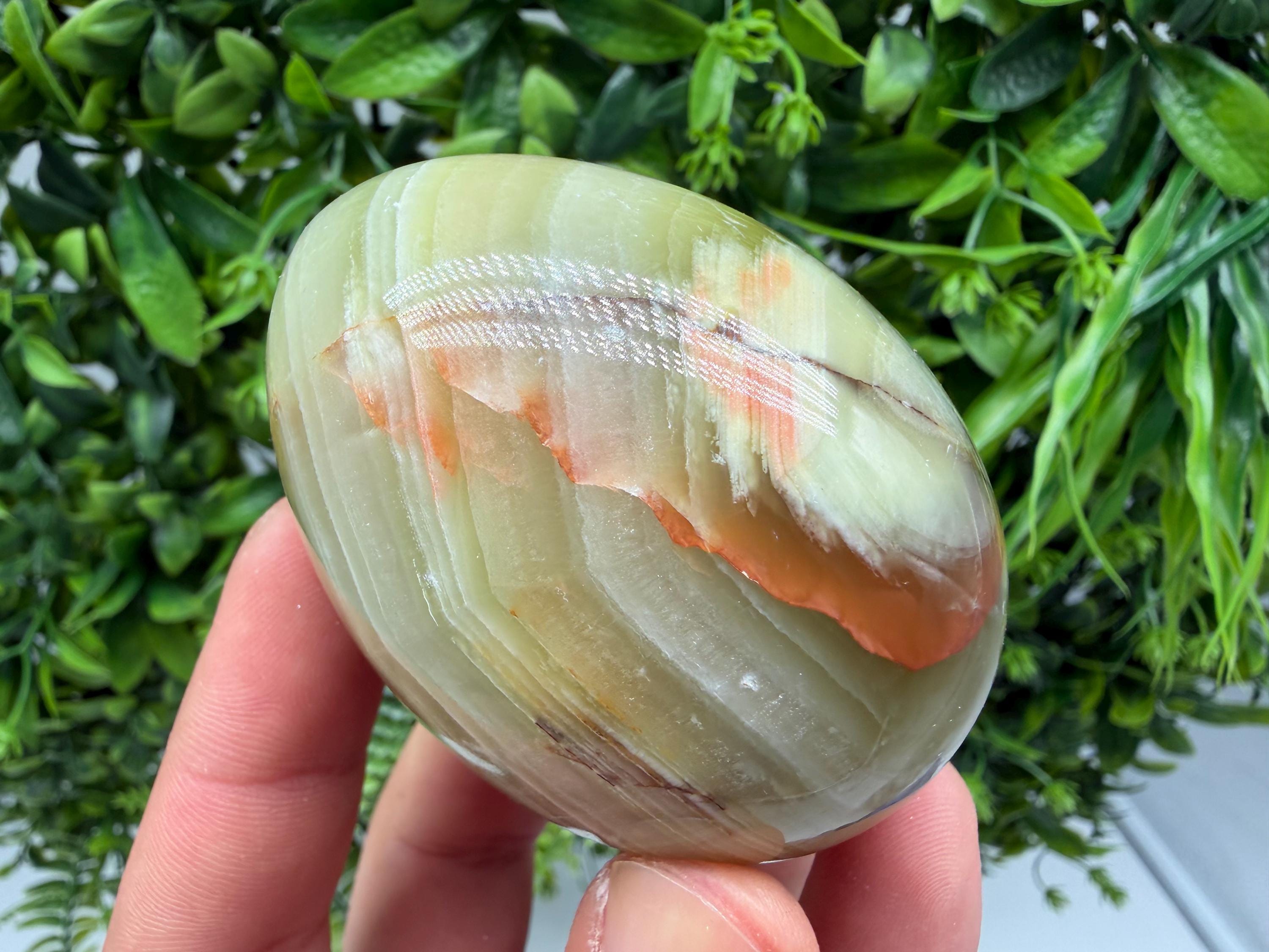 Hand Polished Onyx Egg – Natural Stone Decor, Unique Crystal Gift, Elegant Home Decoration